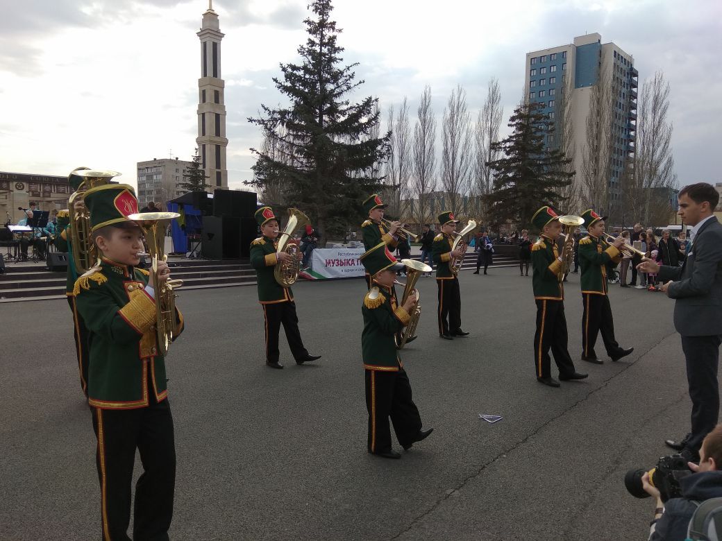 Саба балалар сәнгать мәктәбенең Шәмәрдән филиалы Казан шәһәренең Җиңү Паркында «Музыка Победы в парках и скверах» дип исемләнгән акциясендә катнашты