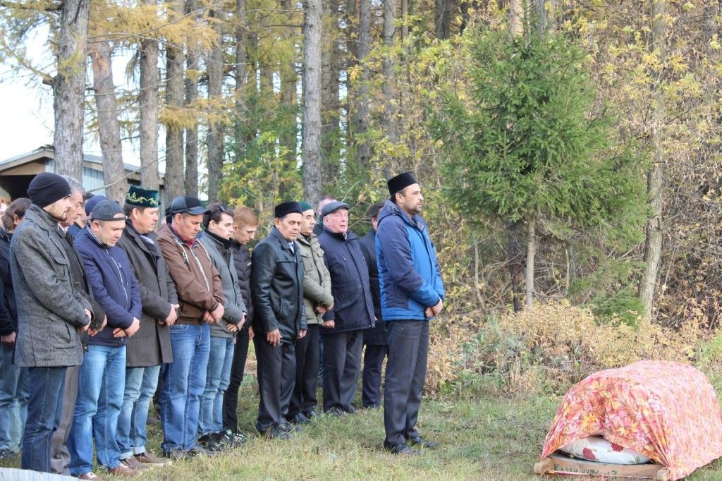 ТАТАРСТАННЫҢ ХАЛЫК АРТИСТКАСЫ ТӘСЛИМӘ ФӘЙЗУЛЛИНАНЫ СОҢГЫ ЮЛГА ОЗАТТЫЛАР