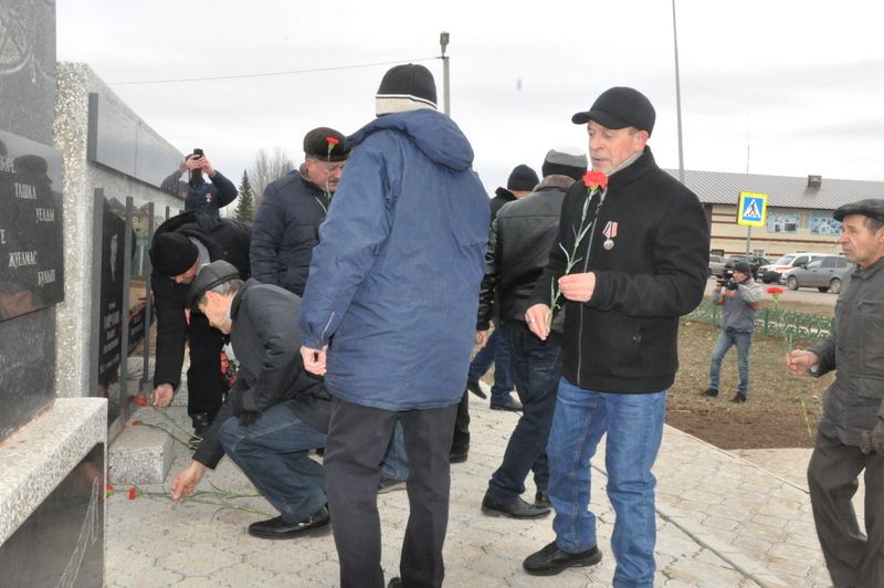 Саба  ракетачылар  һәм  артиллеристлары митингка чыкты