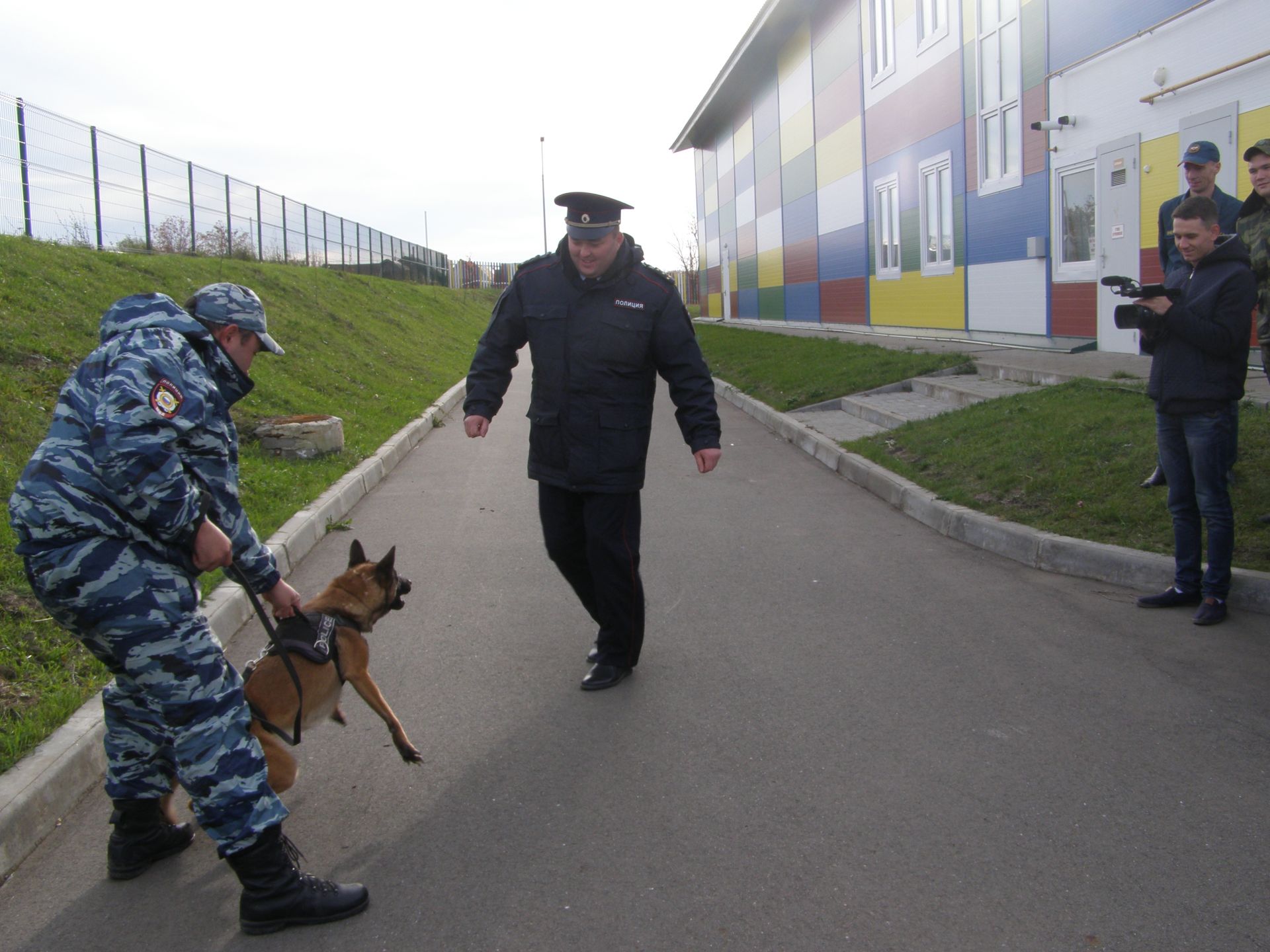 Полицейский  булып тумыйлар...