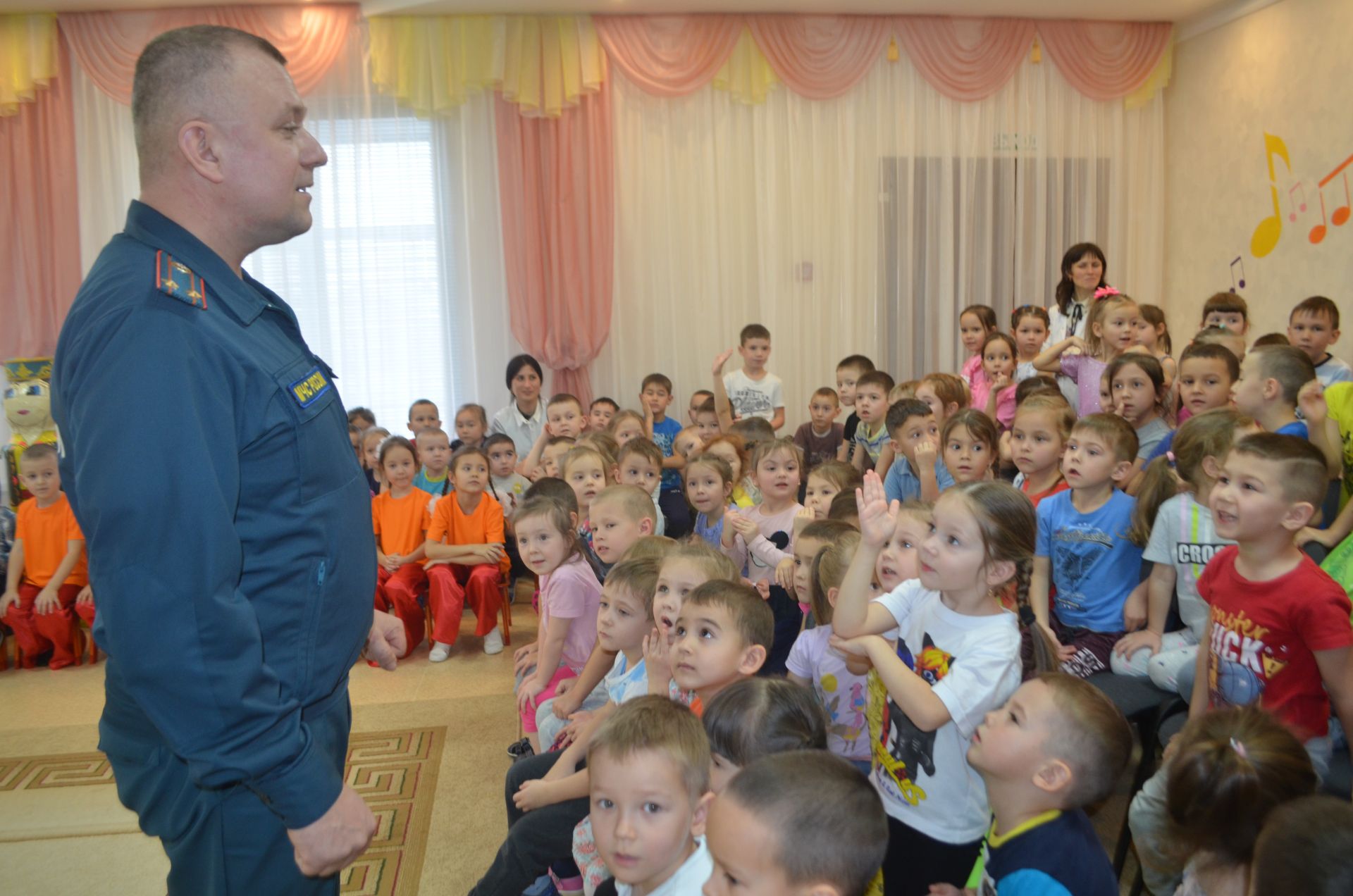 "Бәләкәч”  балалары янгын күзәтчелеге инспекторы белән очрашты