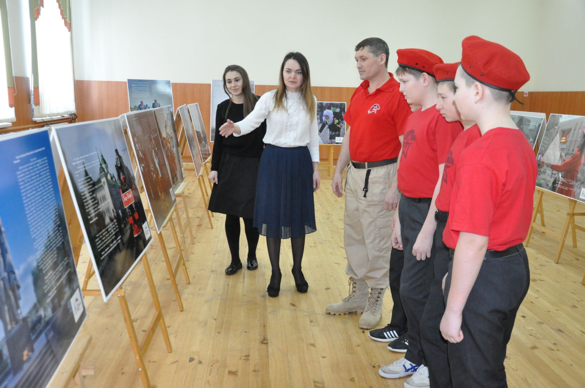 “Сугыш чоры хатлары. 1941-1945 еллар”  күчмә фотокүргәзмәсенә  килегез