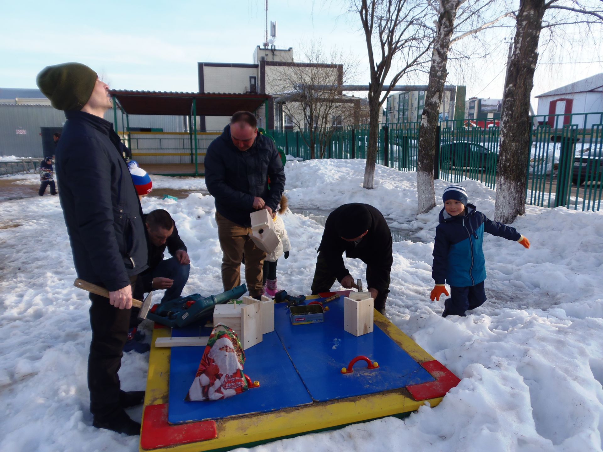 Кошларга булышабыз