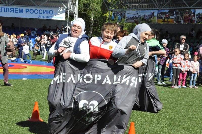 Саба Сабантуенда кемнәр батыр  калды һәм аукционда кер юу машинасын кем отты – фотоларга карап белегез