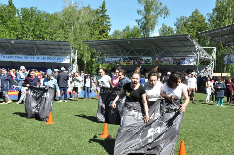 Саба Сабантуенда кемнәр батыр  калды һәм аукционда кер юу машинасын кем отты – фотоларга карап белегез