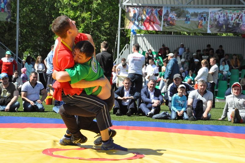 Саба Сабантуенда кемнәр батыр  калды һәм аукционда кер юу машинасын кем отты – фотоларга карап белегез