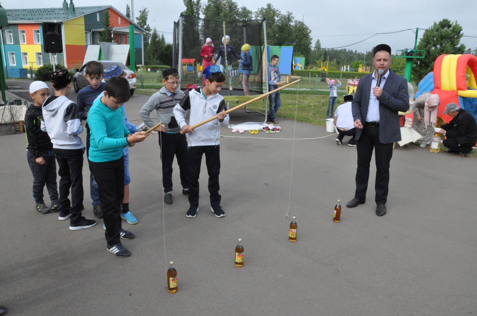 Лесхоз бистәсендә Корбан гаетенә багышлап балалар өчен үткәрелгән  бәйрәм чаралары (фоторепортаж)