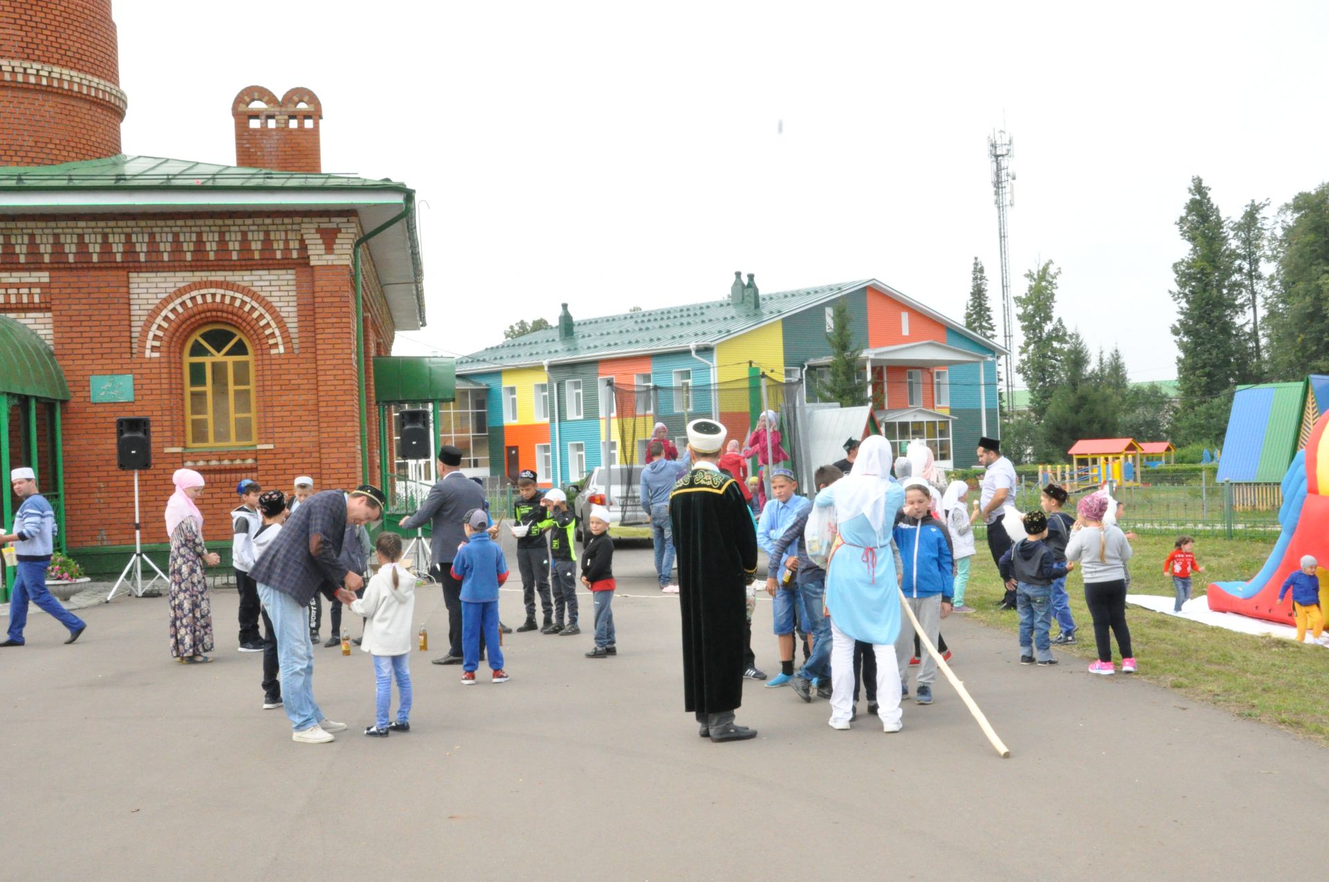 Лесхоз бистәсендә Корбан гаетенә багышлап балалар өчен үткәрелгән  бәйрәм чаралары (фоторепортаж)