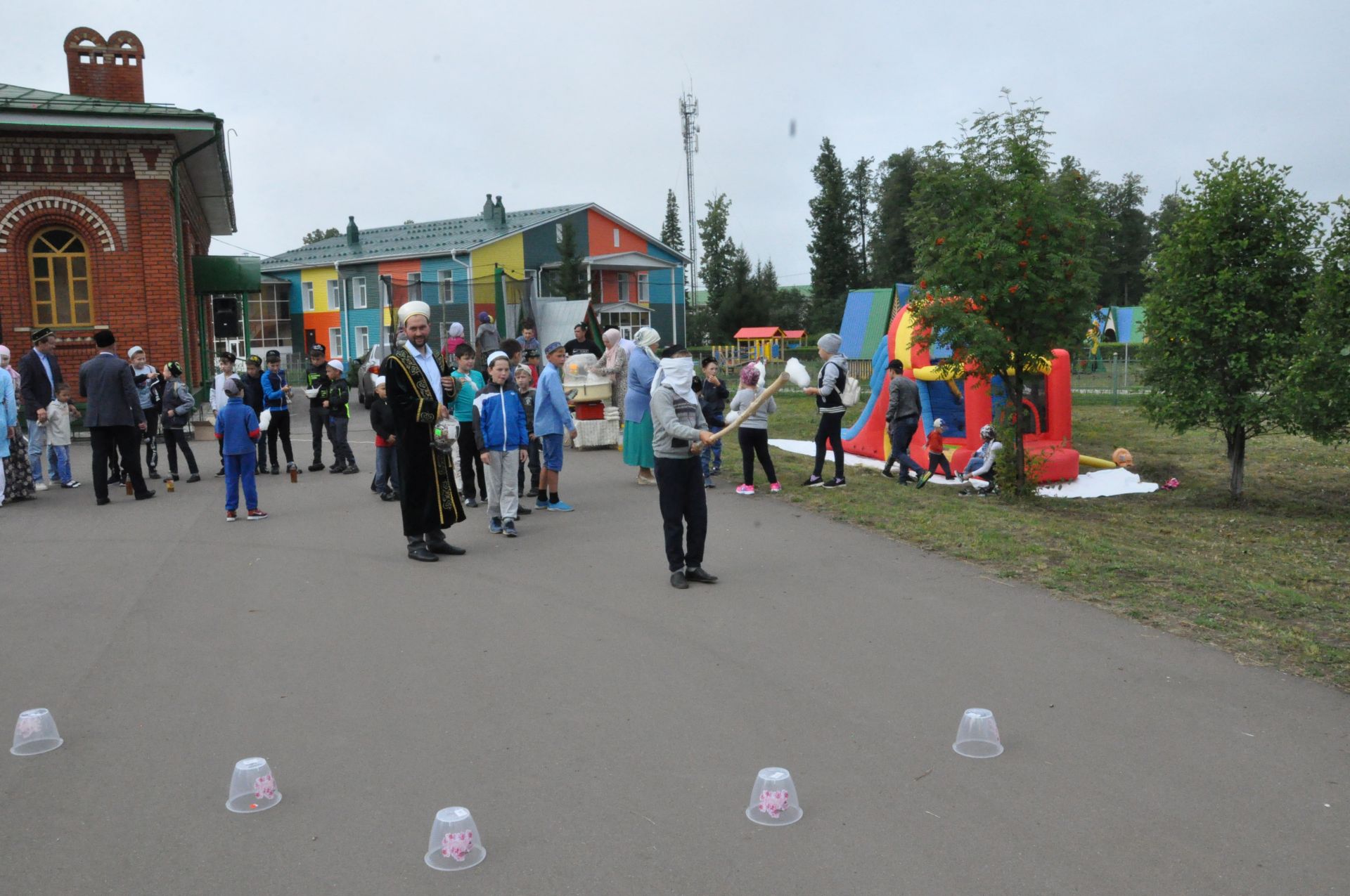 Лесхоз бистәсендә Корбан гаетенә багышлап балалар өчен үткәрелгән  бәйрәм чаралары (фоторепортаж)