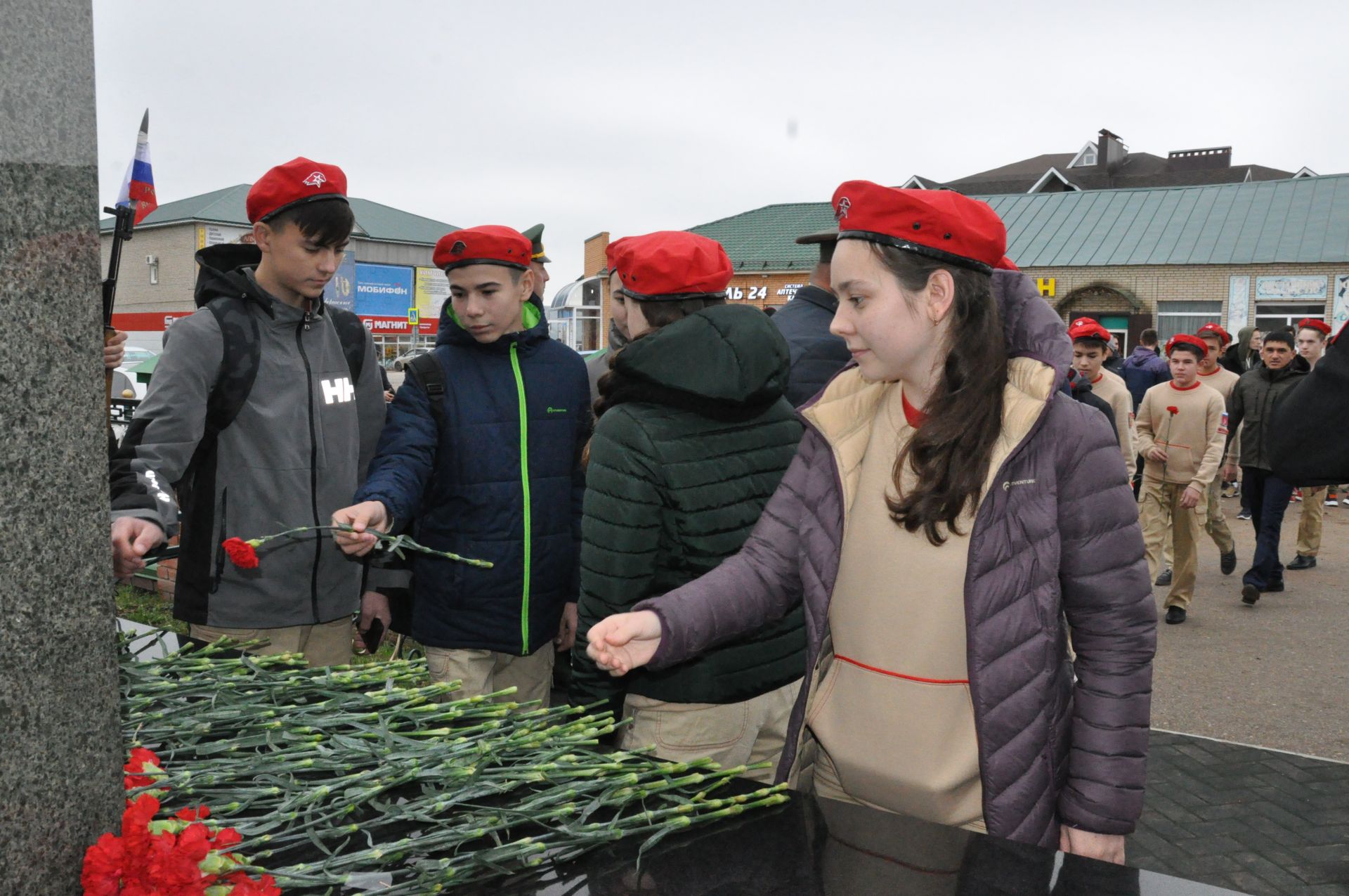 БАШТА – АРМИЯ, АННАРЫ  – ЭШ