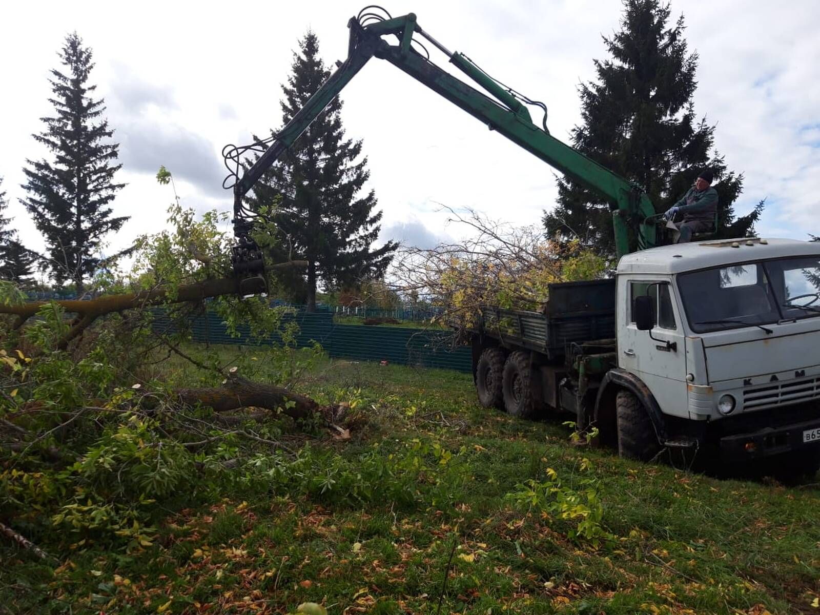 Олы Кибәче авыл җирлегендә үзара салым акчасына эшләр