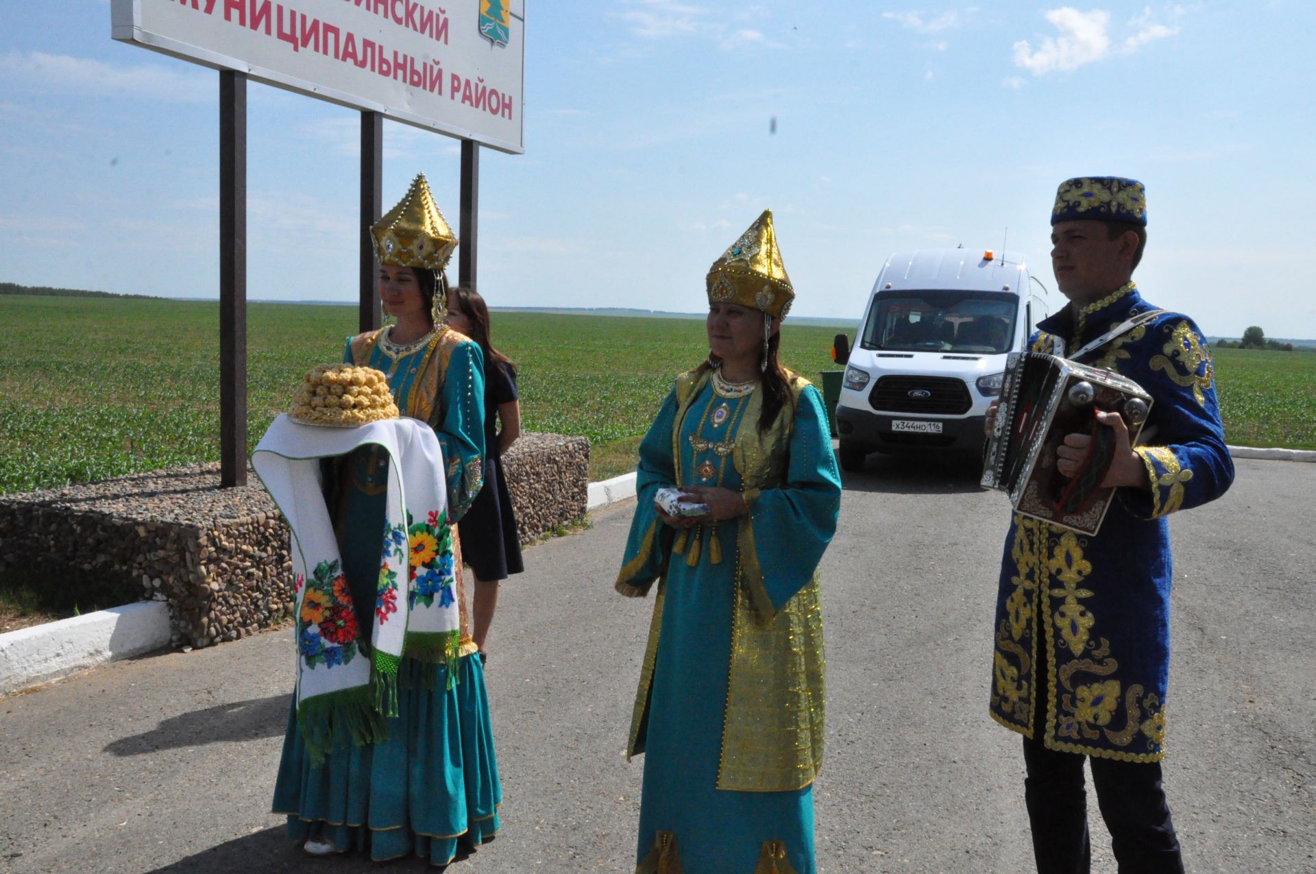 Саба белән Вэньлин  туганлашты