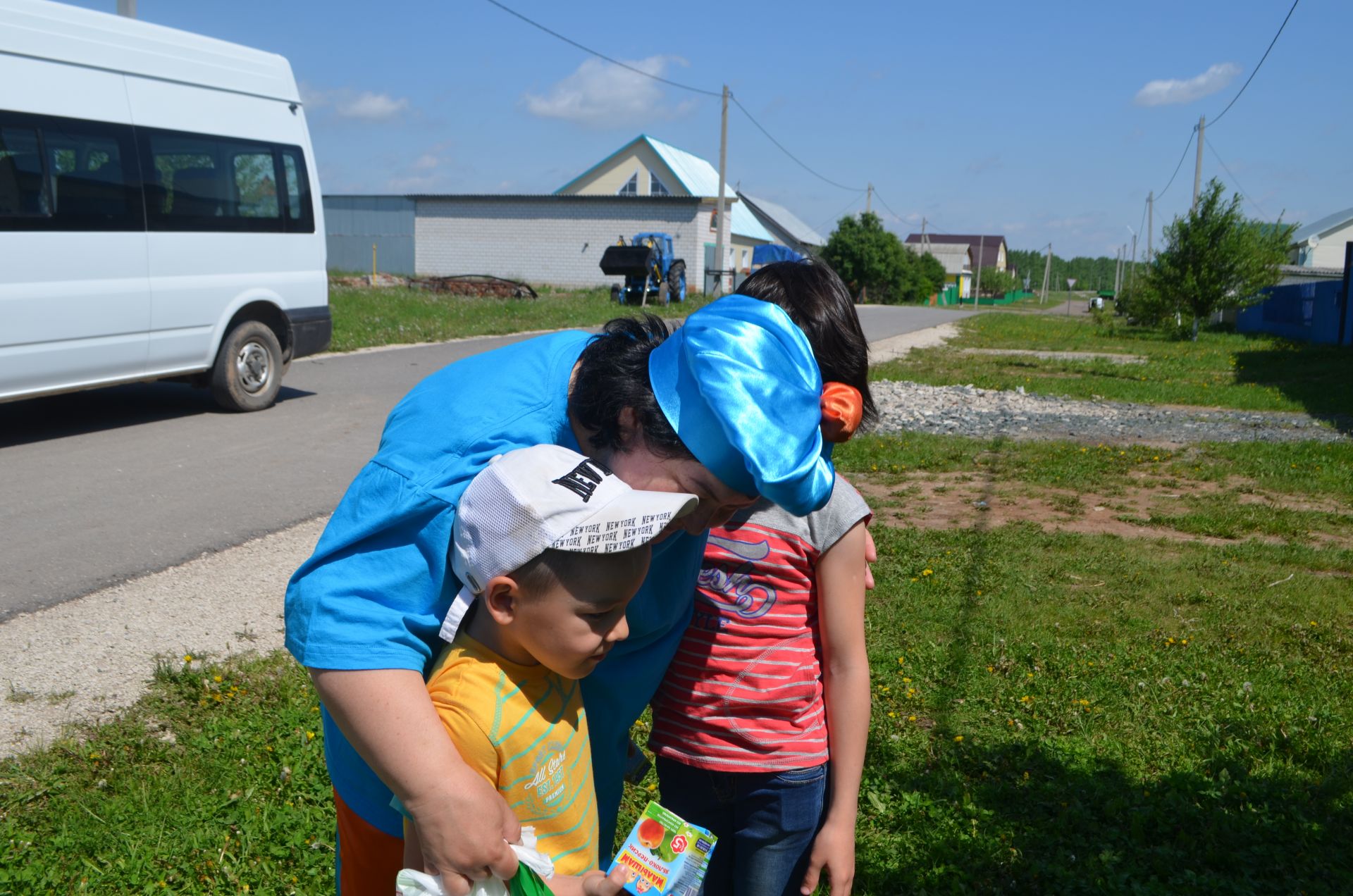 Балаларны яклау көне уңаеннан бүләкләр тараттылар