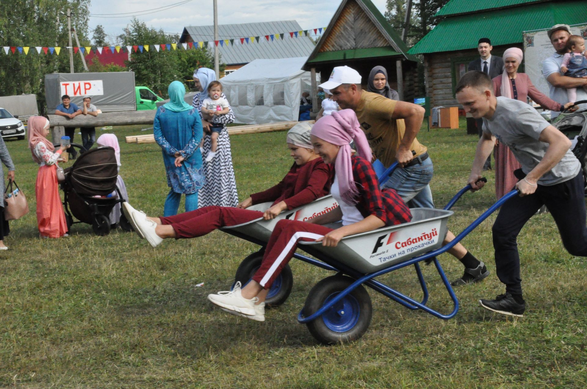 Сабаның Лесхоз бистәсендә мөселман Сабантуе узды