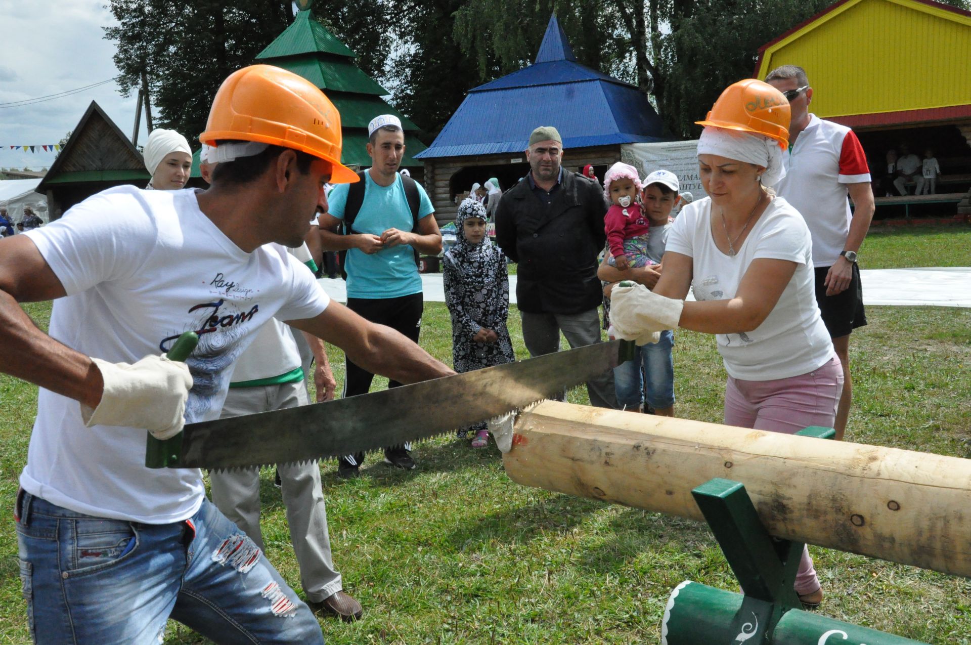 Сабаның Лесхоз бистәсендә мөселман Сабантуе узды