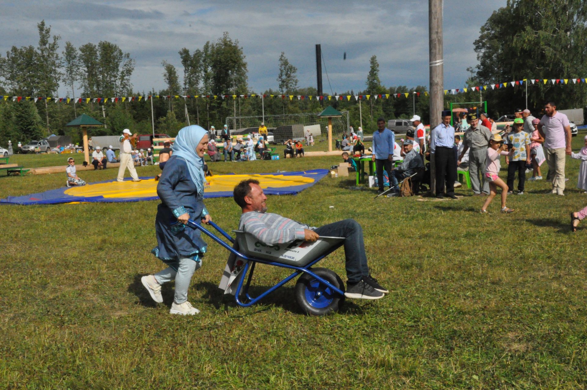 Сабаның Лесхоз бистәсендә мөселман Сабантуе узды