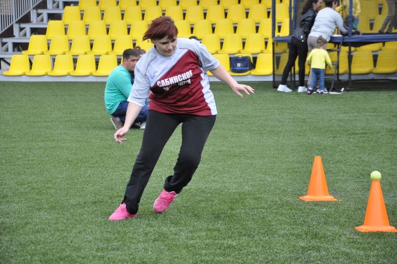 Бүген “Сабантуй”  спорт  комплексында районыбыз  төзүчеләре һөнәри бәйрәмнәрен билгеләп  үттеләр