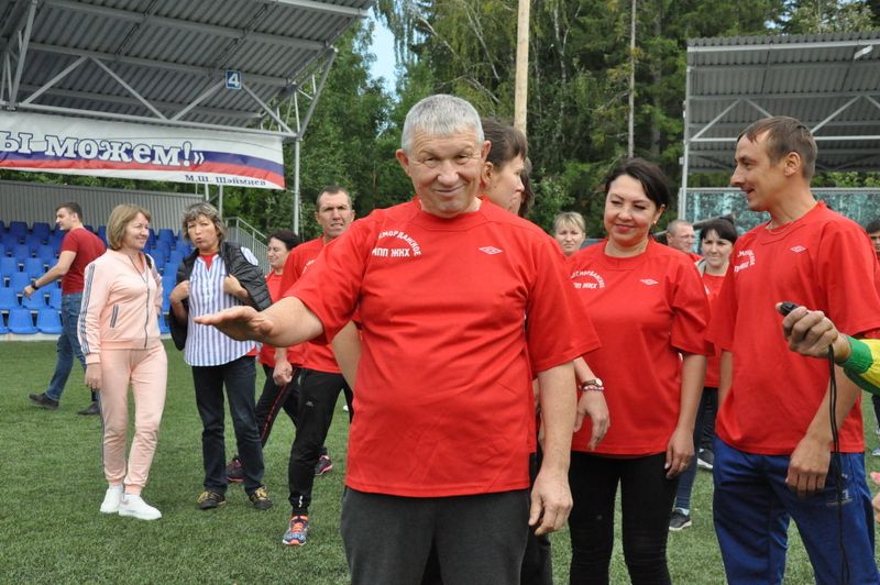 Бүген “Сабантуй”  спорт  комплексында районыбыз  төзүчеләре һөнәри бәйрәмнәрен билгеләп  үттеләр