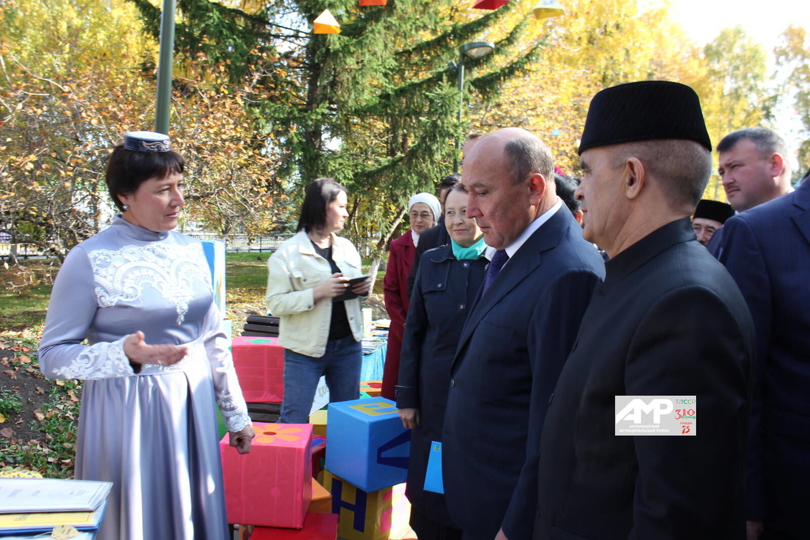 Татарстанның район башлыклар Актанышта милли мәдәният буенча эшчәнлек белән танышты