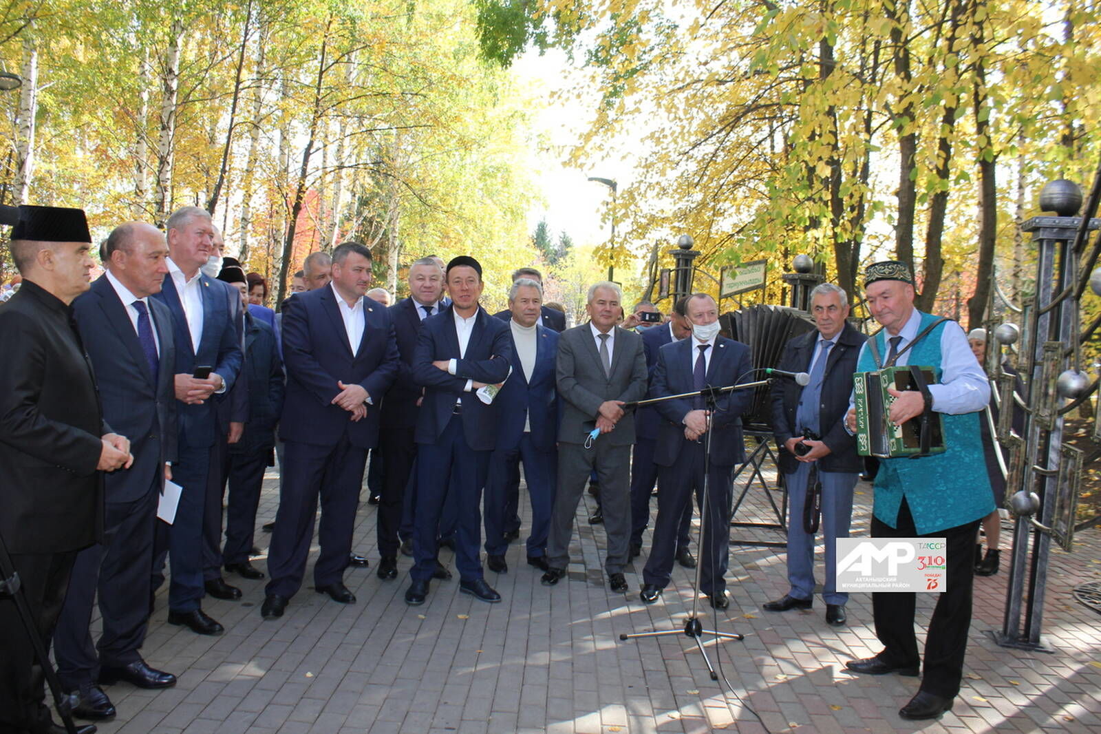 Татарстанның район башлыклар Актанышта милли мәдәният буенча эшчәнлек белән танышты