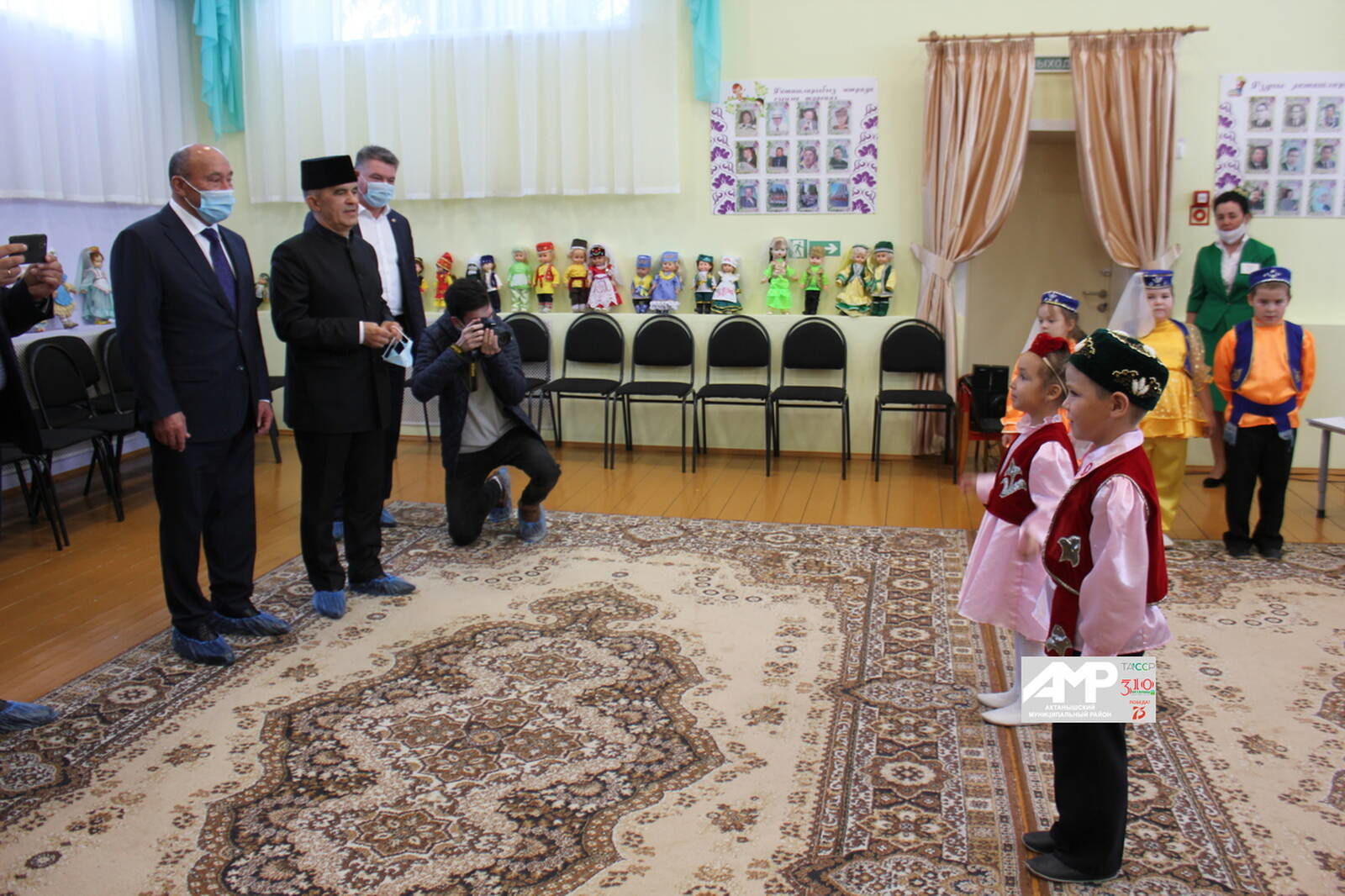 Татарстанның район башлыклар Актанышта милли мәдәният буенча эшчәнлек белән танышты