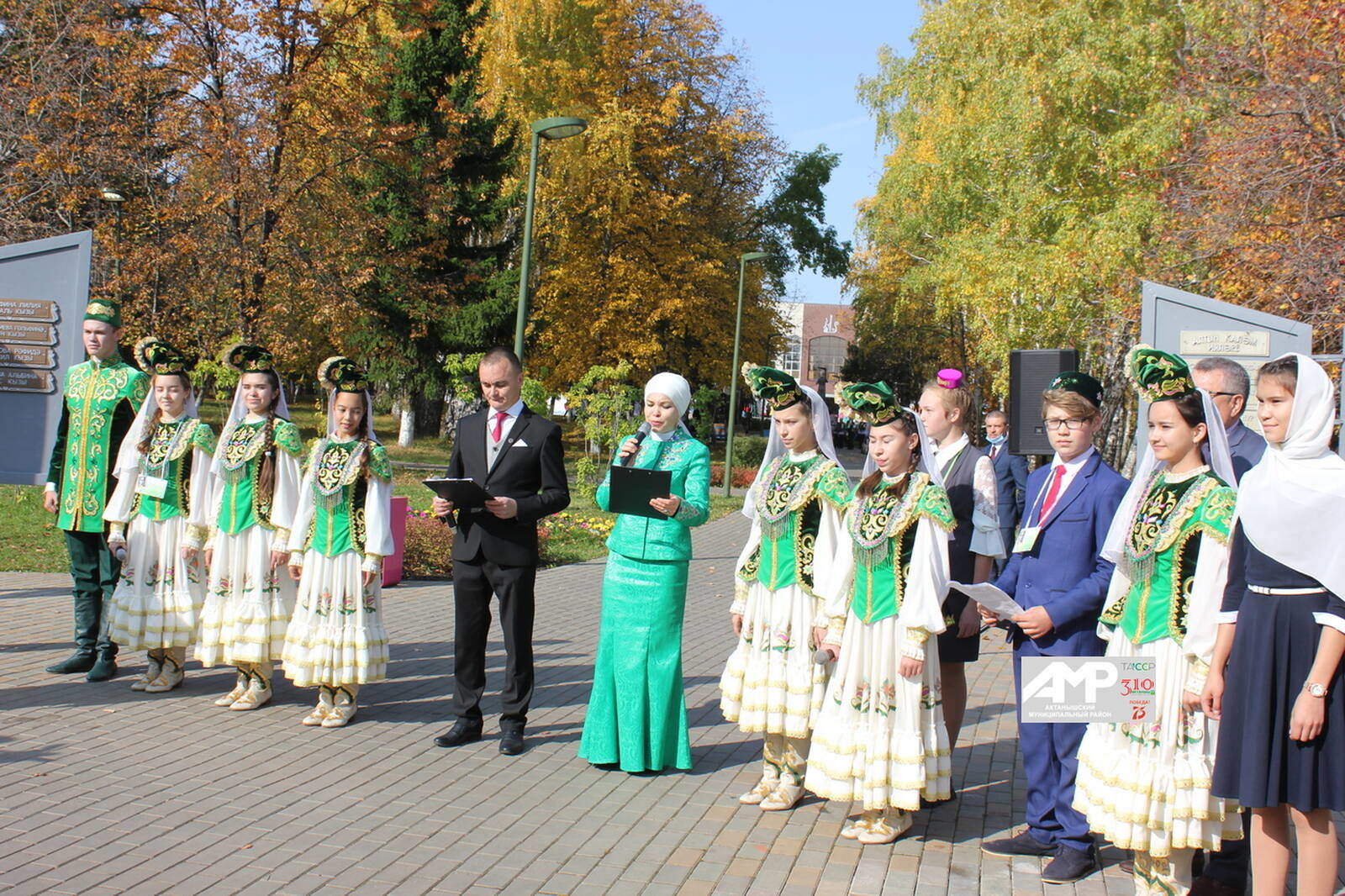 Татарстанның район башлыклар Актанышта милли мәдәният буенча эшчәнлек белән танышты