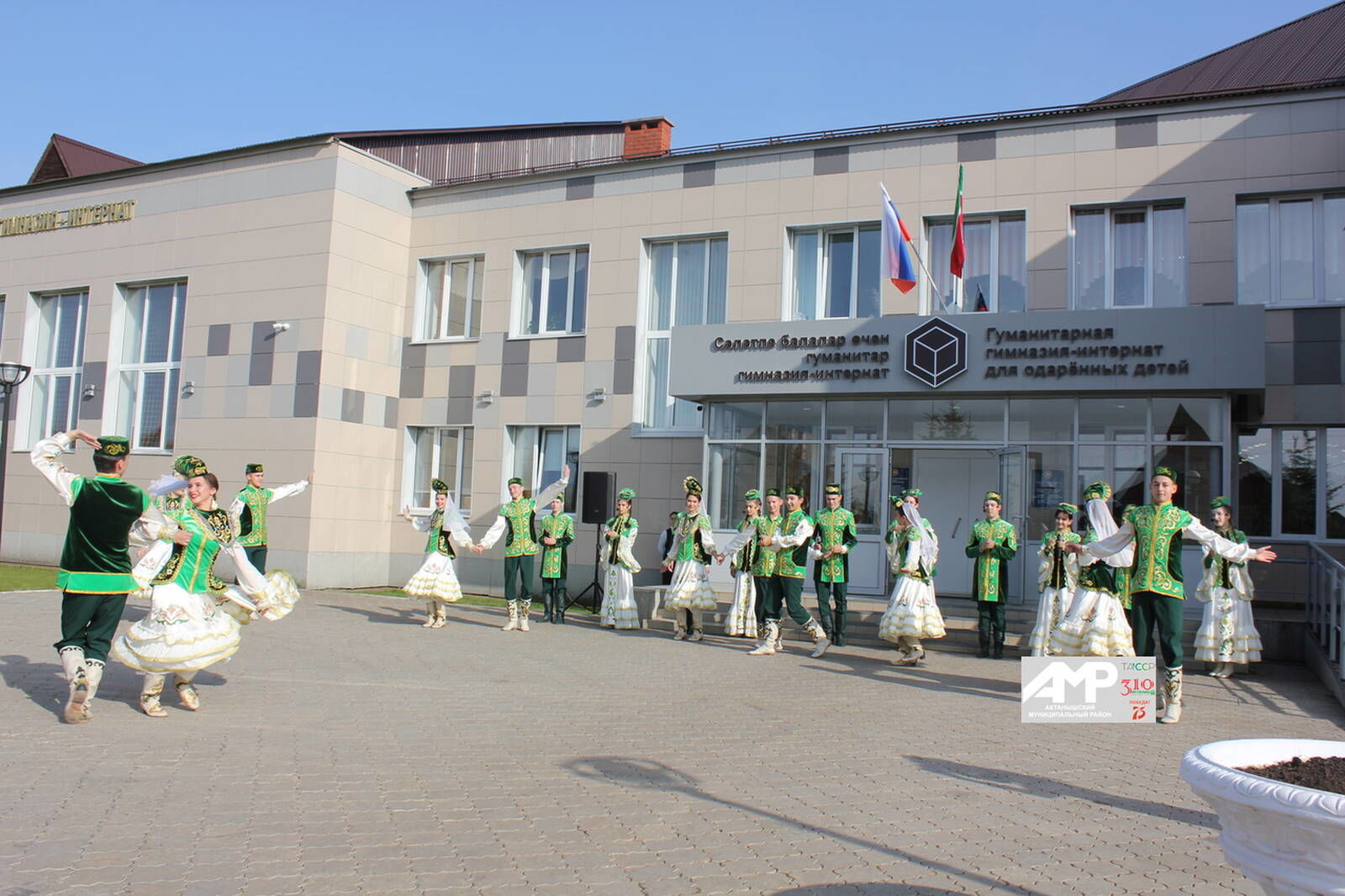 Татарстанның район башлыклар Актанышта милли мәдәният буенча эшчәнлек белән танышты