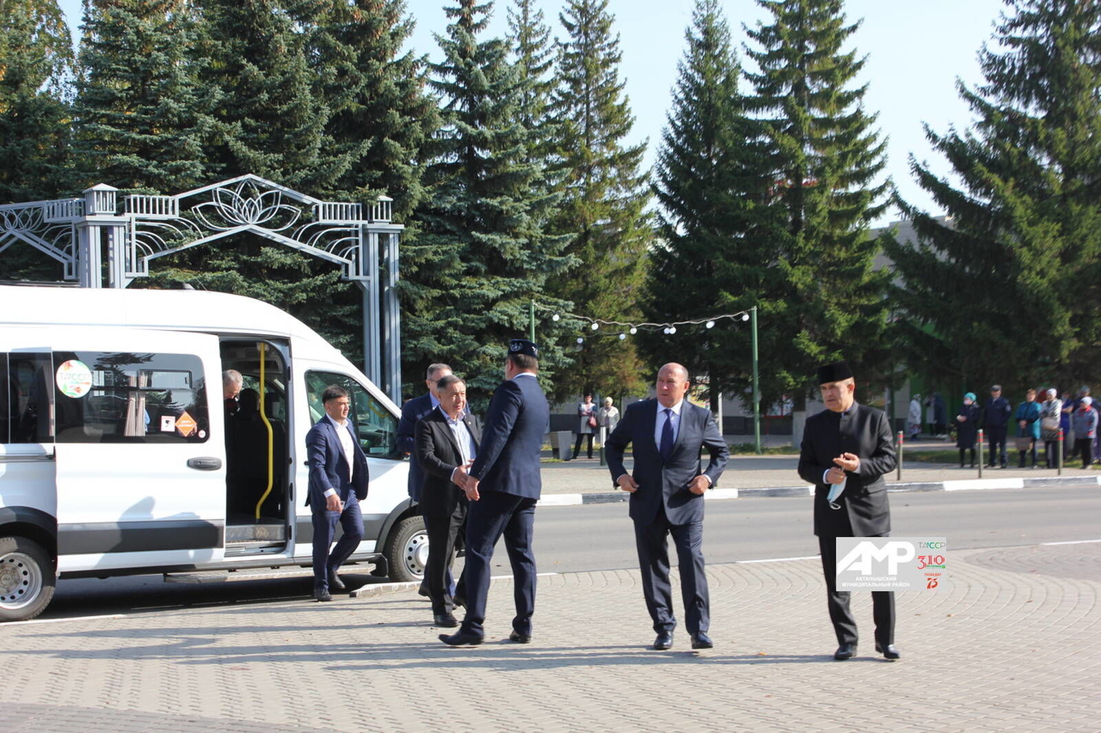 Татарстанның район башлыклар Актанышта милли мәдәният буенча эшчәнлек белән танышты