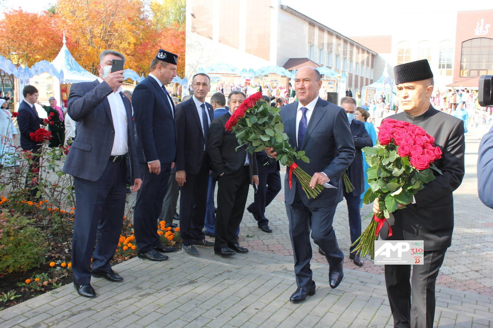 Татарстанның район башлыклар Актанышта милли мәдәният буенча эшчәнлек белән танышты