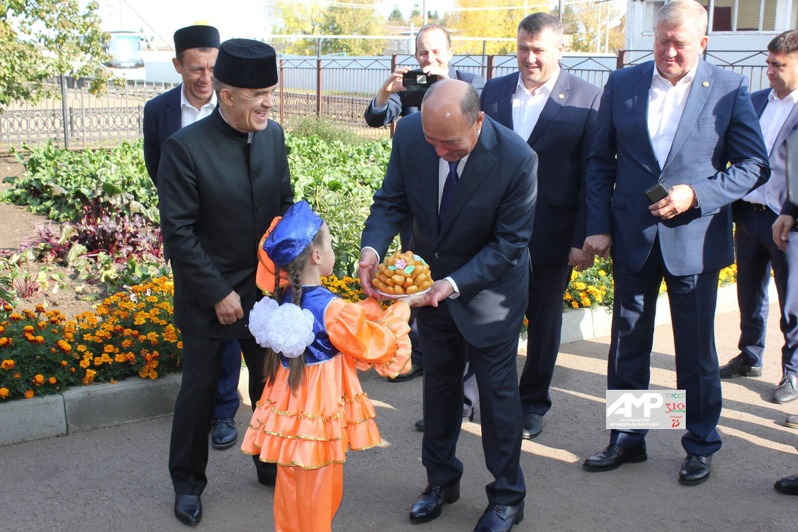 Татарстанның район башлыклар Актанышта милли мәдәният буенча эшчәнлек белән танышты