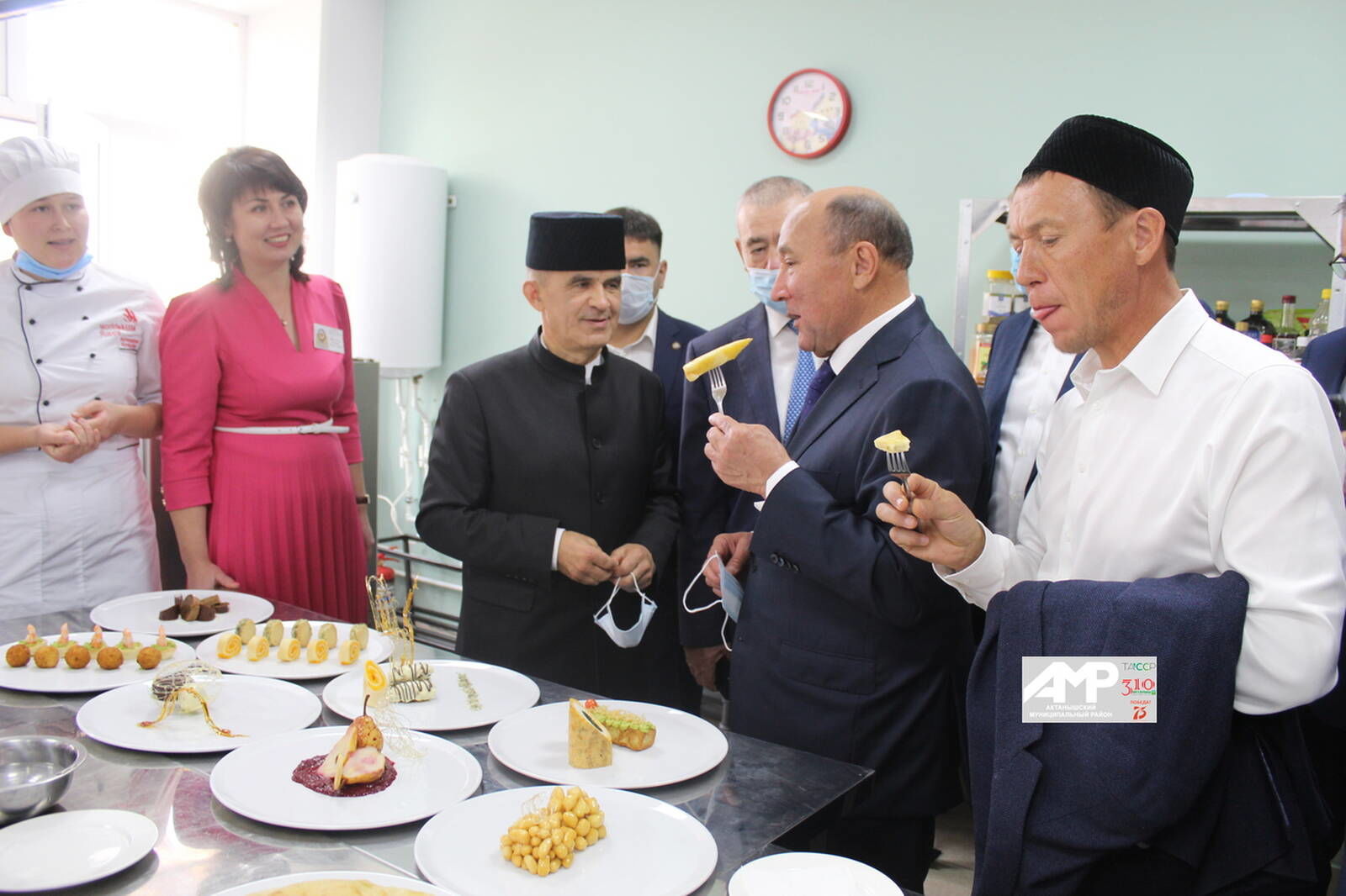 Татарстанның район башлыклар Актанышта милли мәдәният буенча эшчәнлек белән танышты