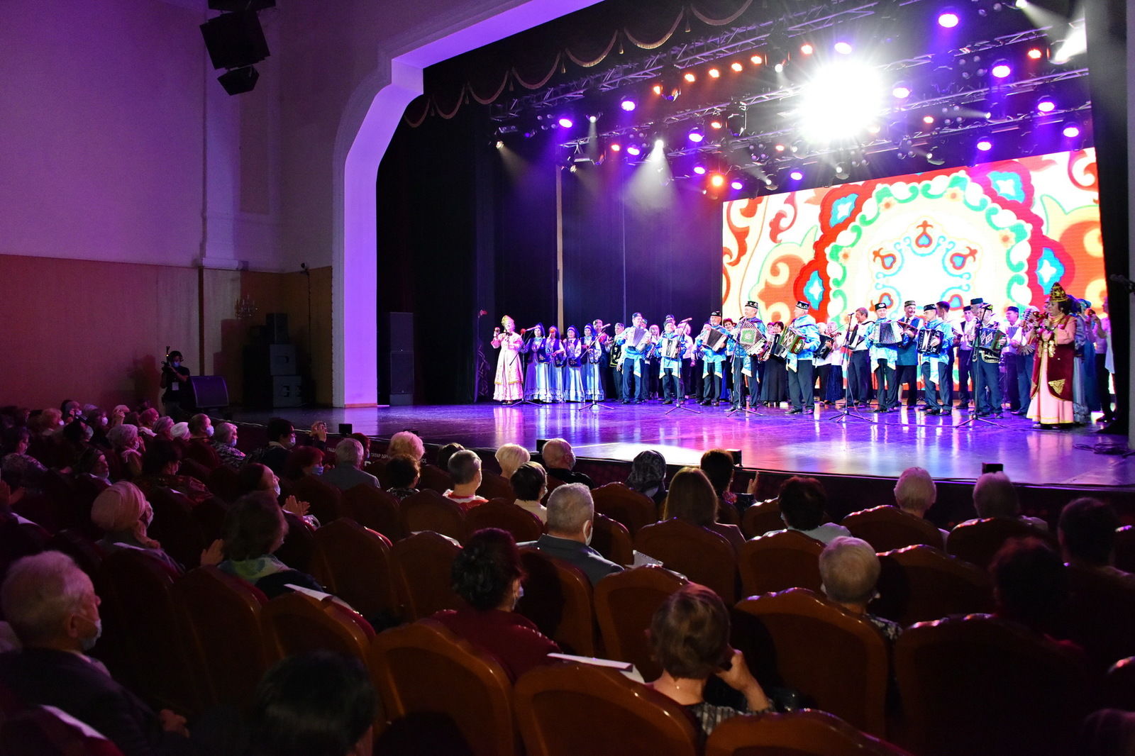 Фәрит Мөхәммәтшин: "Балкыш" фестивале ветераннарның зирәклеген, халыклар дуслыгының гәүдәләндерә