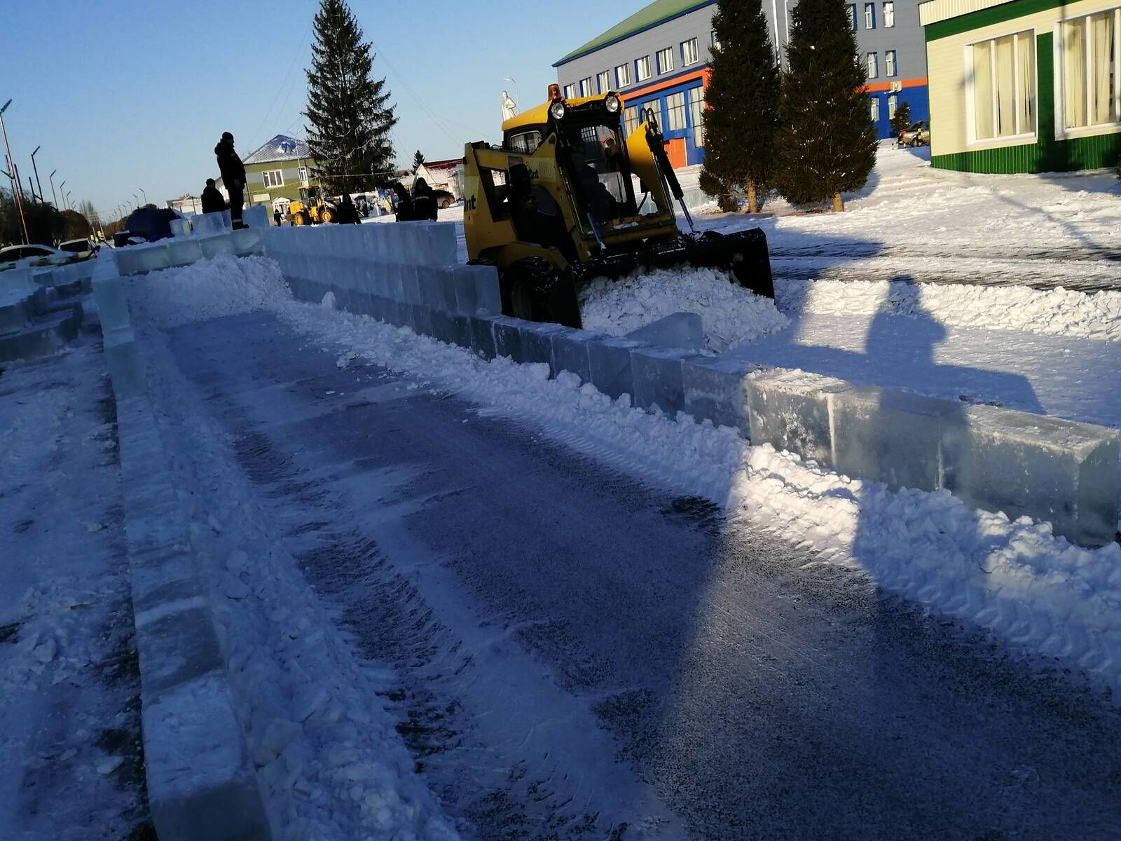 Байлар Сабасының үзәк мәйданы бәйрәм каршыларга әзерләнә