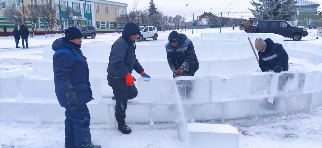 Байлар Сабасының үзәк мәйданы бәйрәм каршыларга әзерләнә