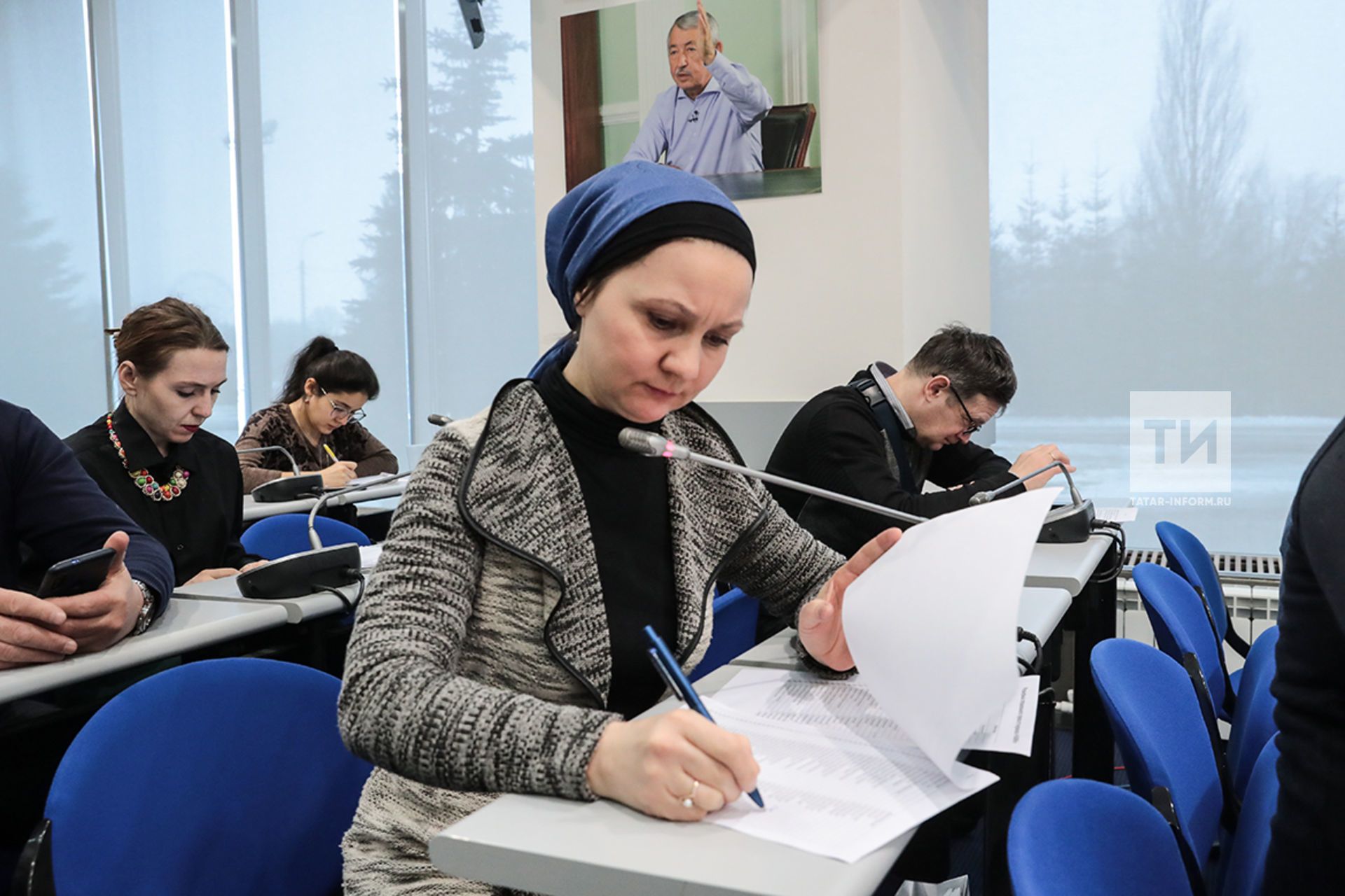 Безнең  урамда  да бәйрәм: Сабадан Розалия  Мөхәммәдиева «Татмедиа» үткәргән бәйгедә смартфон отты