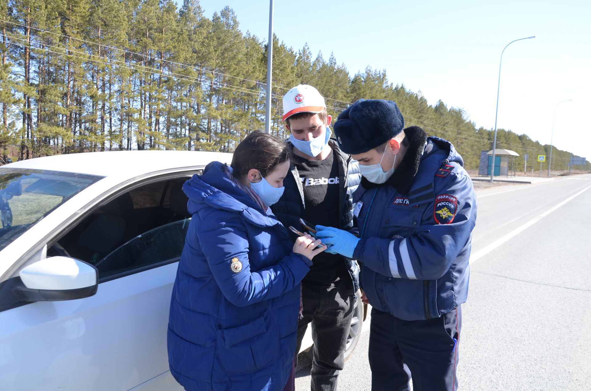 ЮХИДИнең район бүлекчәсе инспекторлары полиция хезмәткәрләре белән берлектә үз-үзеңне изоляцияләү вакытында чыгу кагыйдәләренең үтәлешенә тикшерү үткәрде