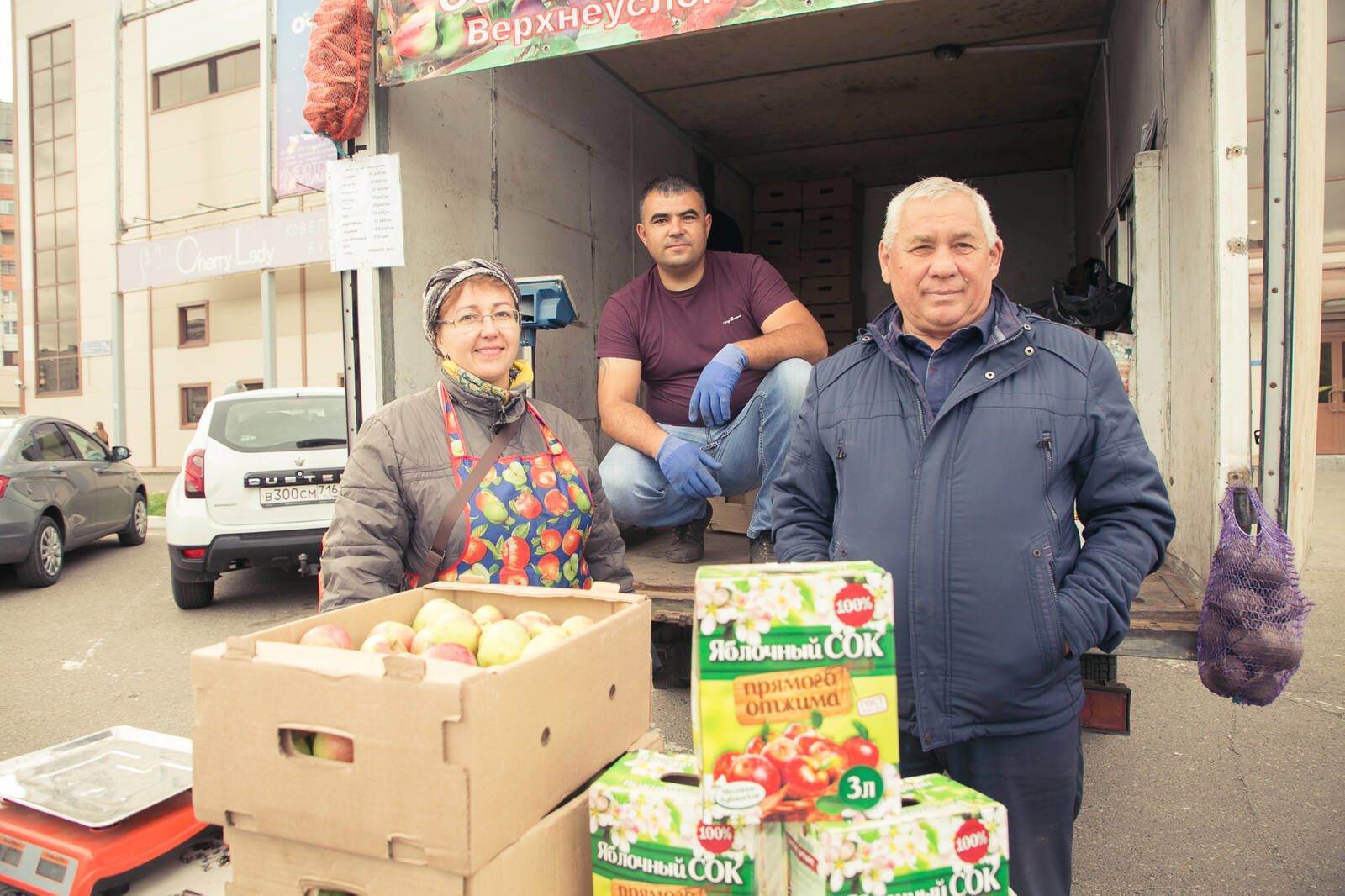 Саба районы аграрийлары авыл хуҗалыгы продукциясенең беренче көзге ярминкәсендә катнашты