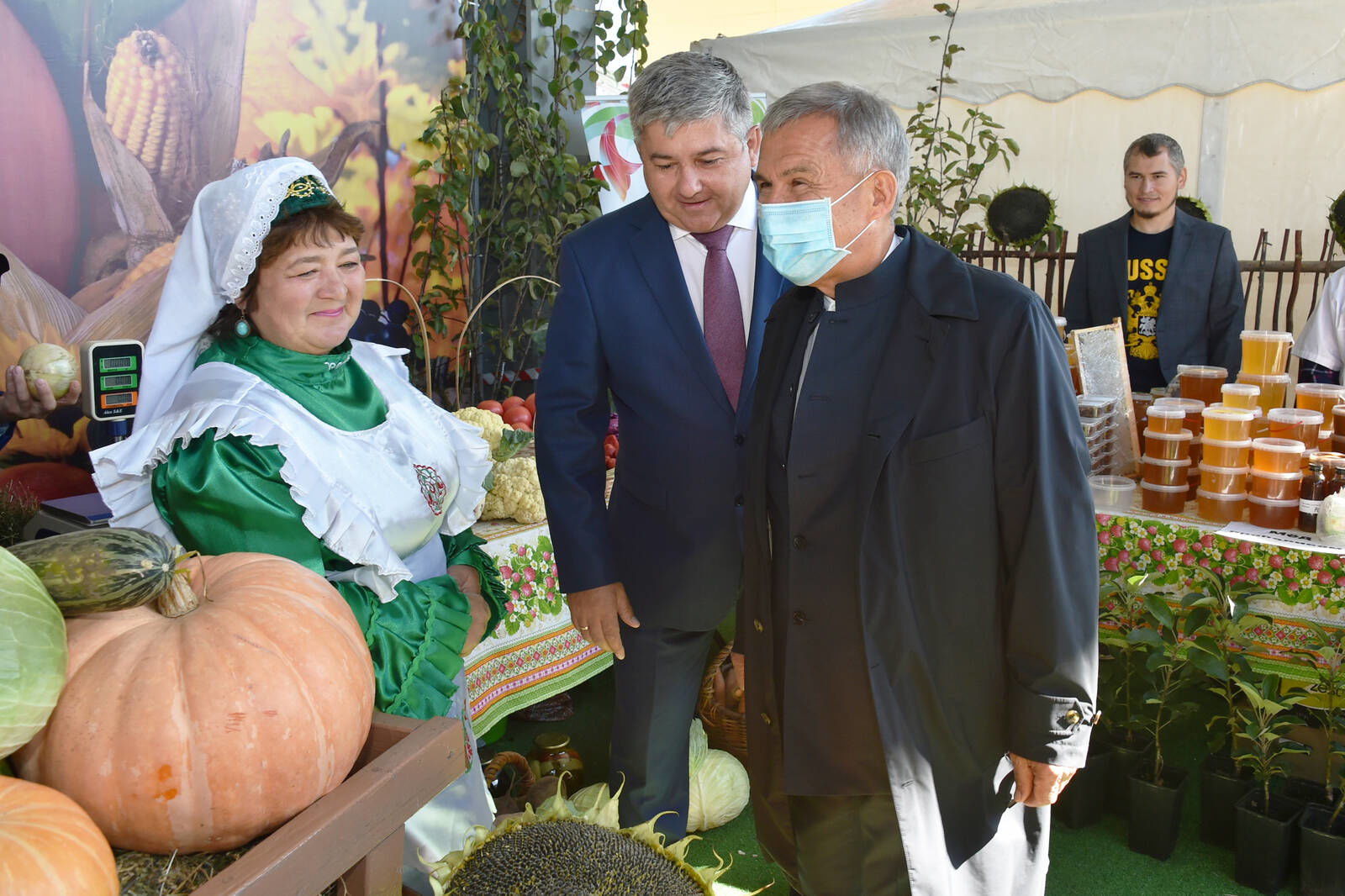 Татарстан кулланучылар кооперативларына Бакчачы көнендә узган ярминкәдә 25 автомобиль тапшырдылар