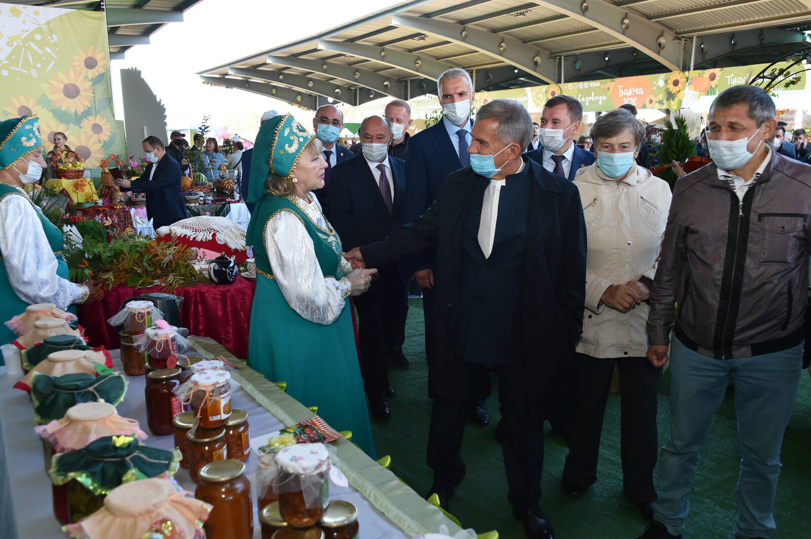 Татарстан кулланучылар кооперативларына Бакчачы көнендә узган ярминкәдә 25 автомобиль тапшырдылар