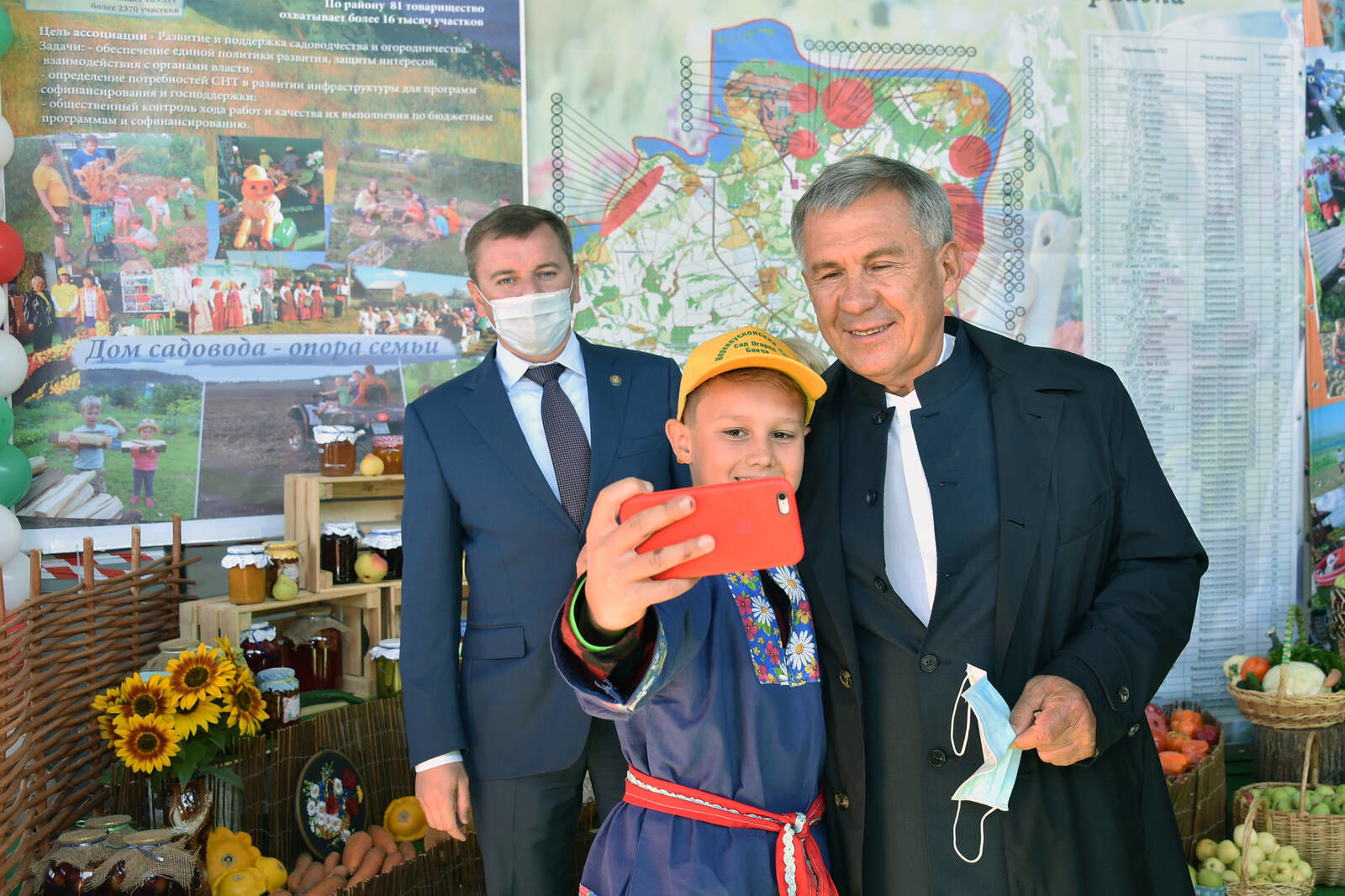 Татарстан кулланучылар кооперативларына Бакчачы көнендә узган ярминкәдә 25 автомобиль тапшырдылар