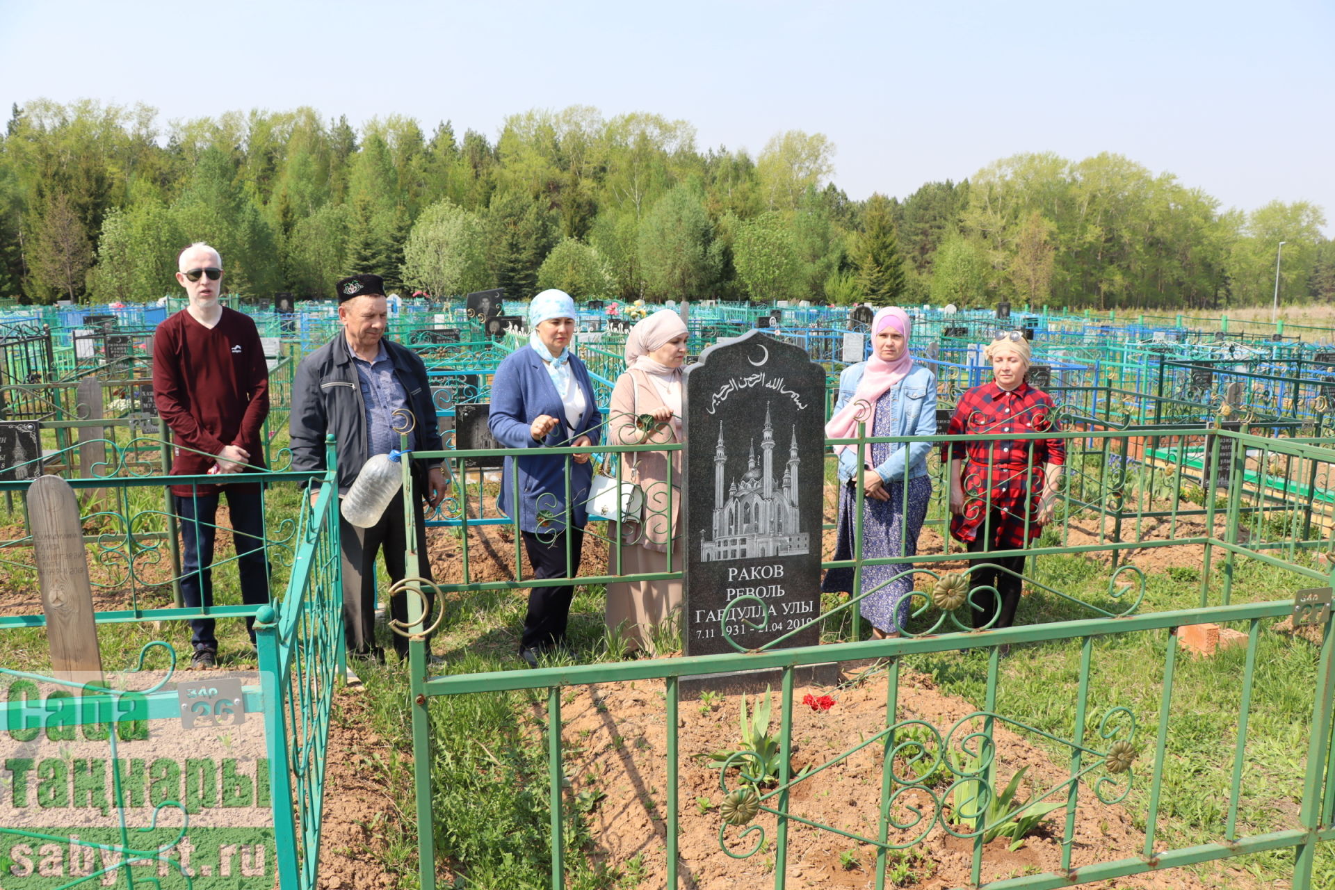 Матбугат бәйрәме алдыннан мәрхүм булган хезмәттәшләребезне искә алдык