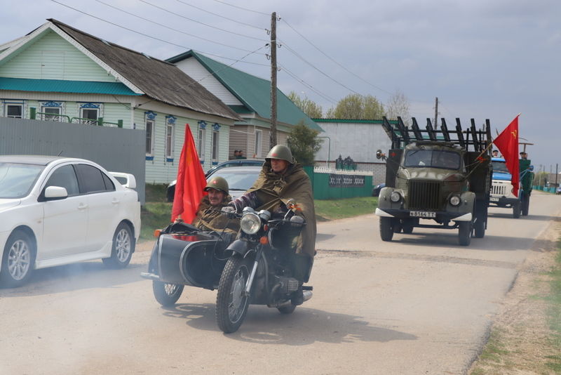 Кече Кибәче  авылында Бөек Ватан  сугышында катнашучылар  истәлеген  мәңгеләштергән  монумент ачу тантанасы