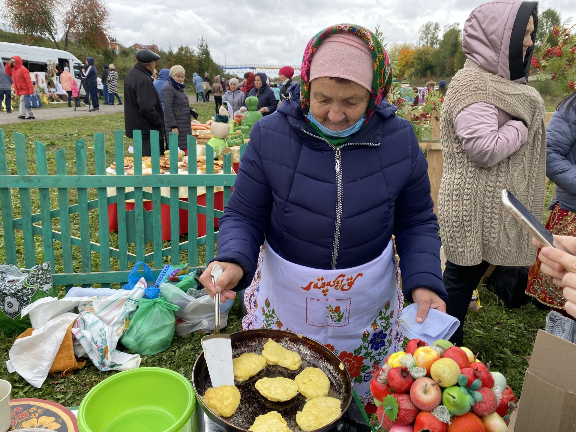 Сайлауга килүчеләр кабак бәлешеннән авыз иттеләр