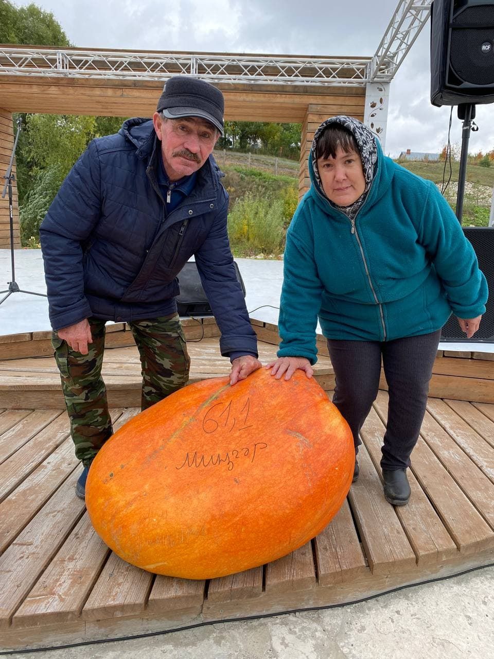 Сайлауга килүчеләр кабак бәлешеннән авыз иттеләр