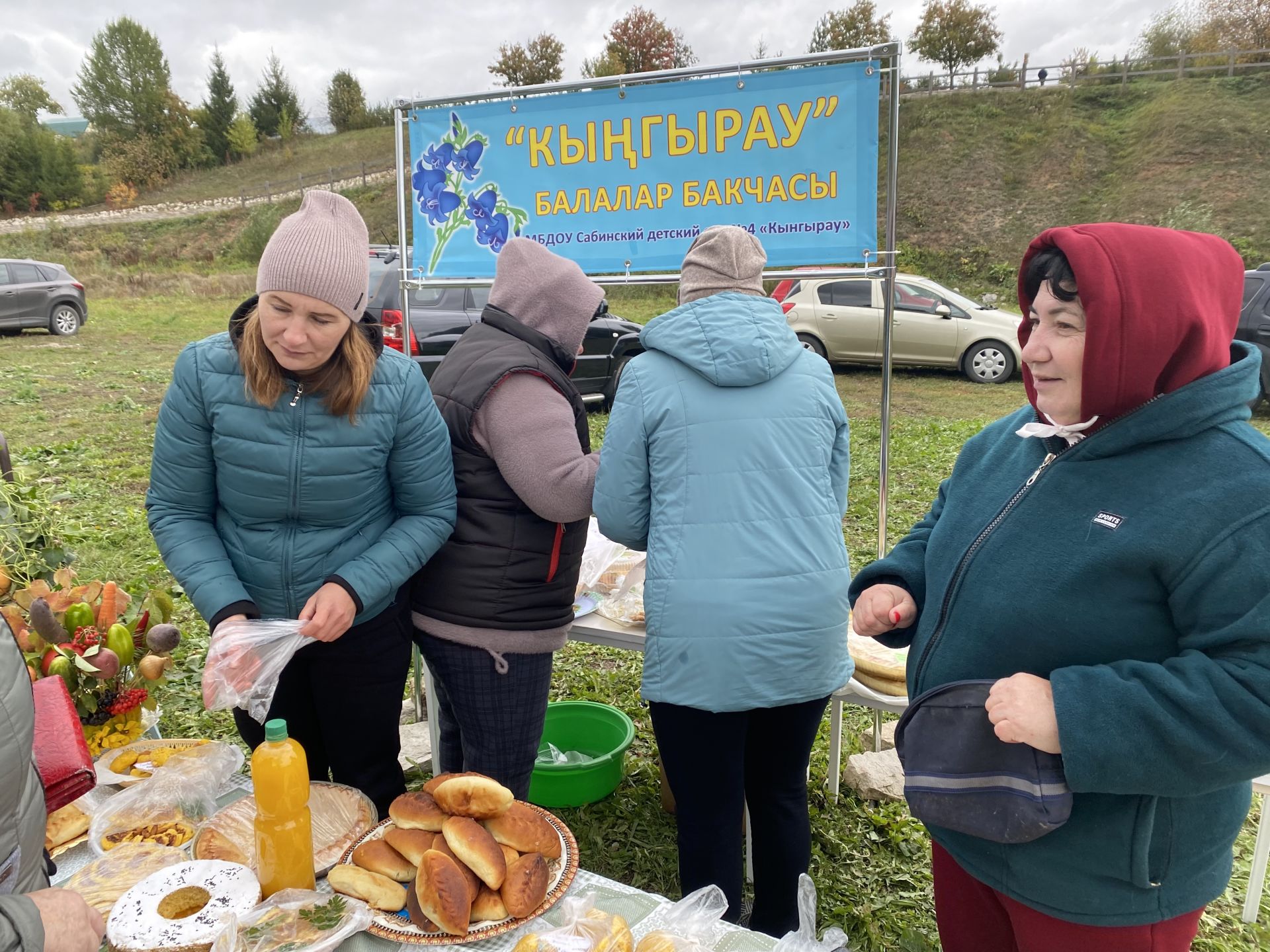 Сайлауга килүчеләр кабак бәлешеннән авыз иттеләр