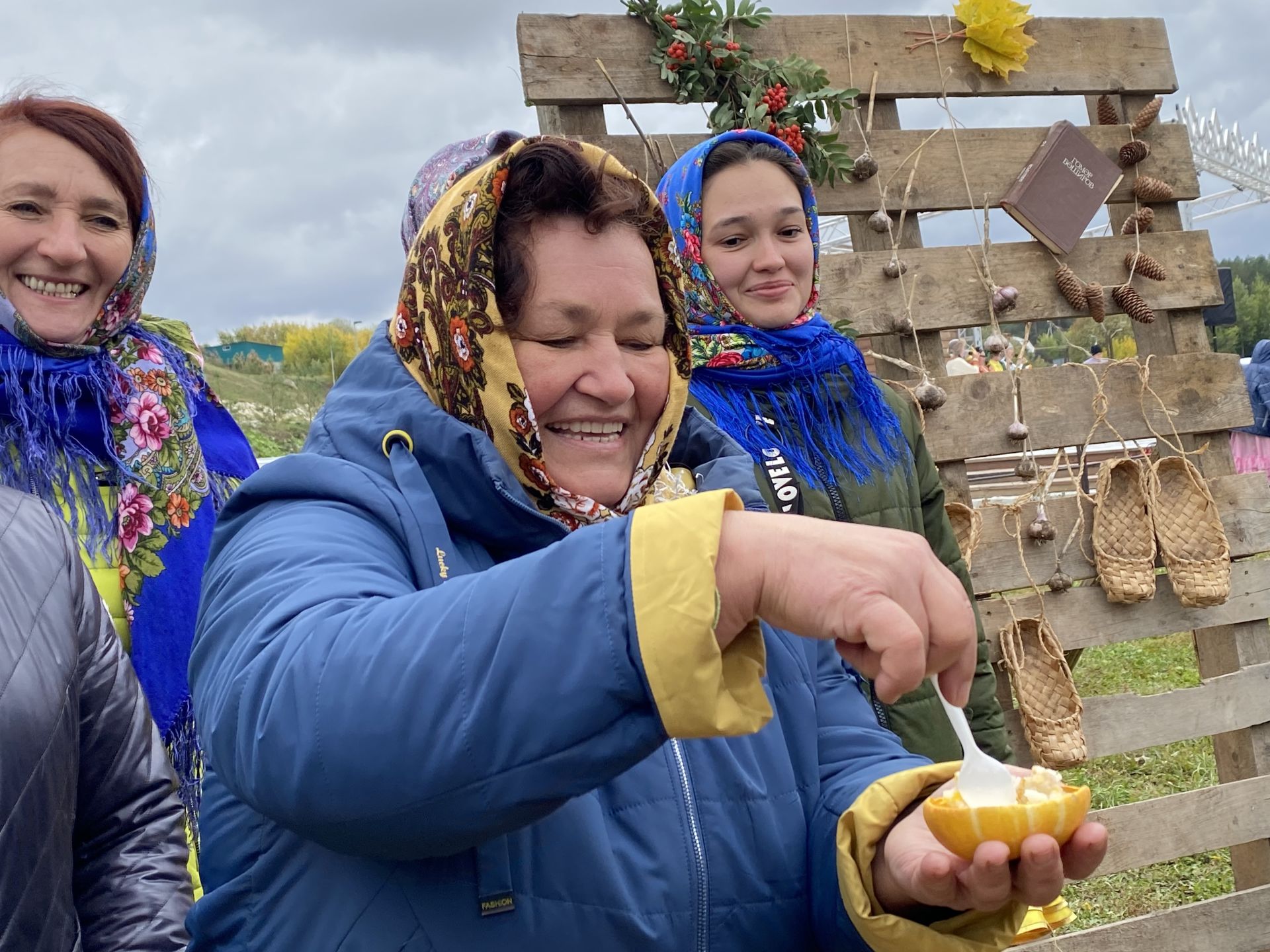 Сайлауга килүчеләр кабак бәлешеннән авыз иттеләр