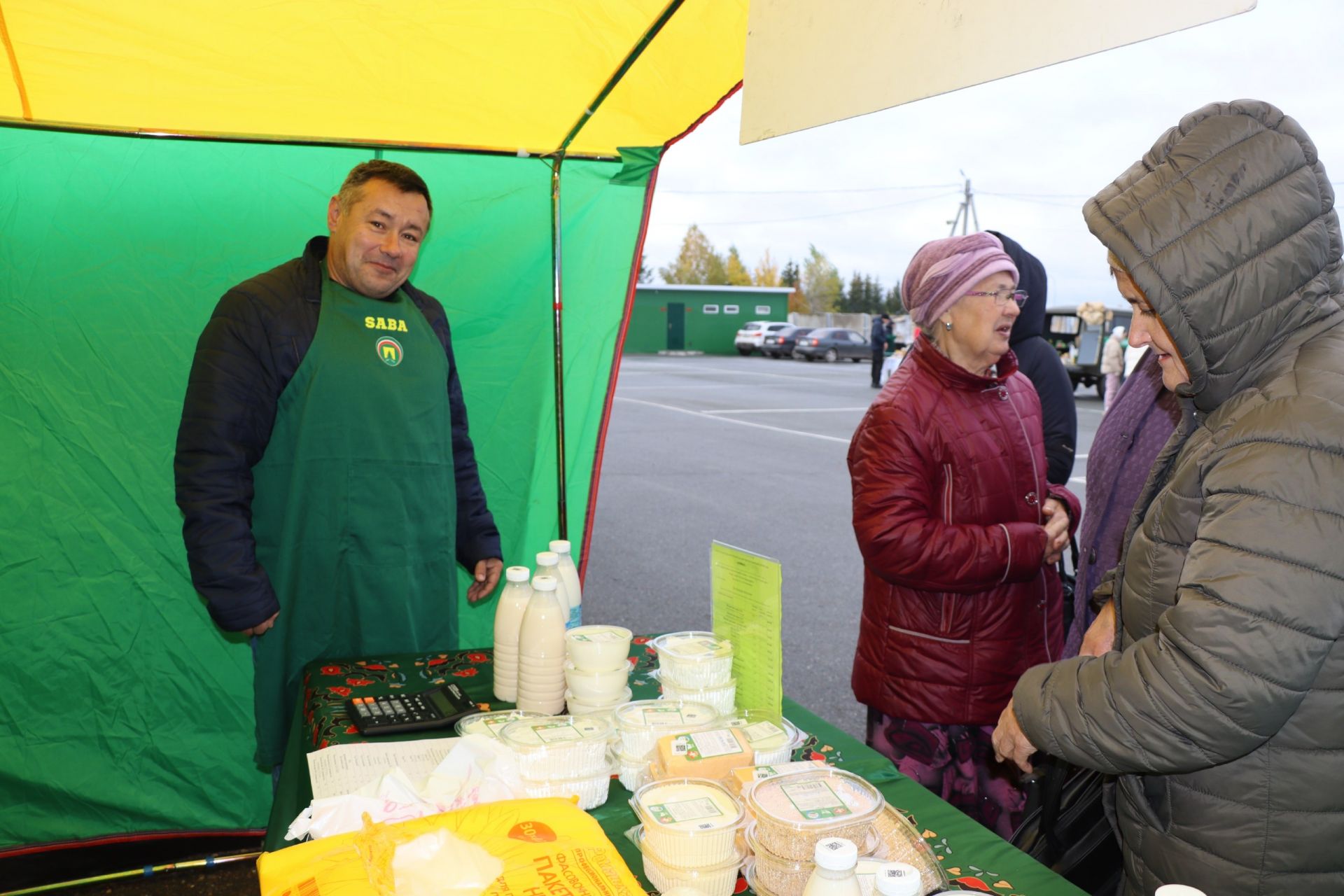 Авыл хуҗалыгы продукциясе ярминкәсе гөрләде [фоторепортаж]