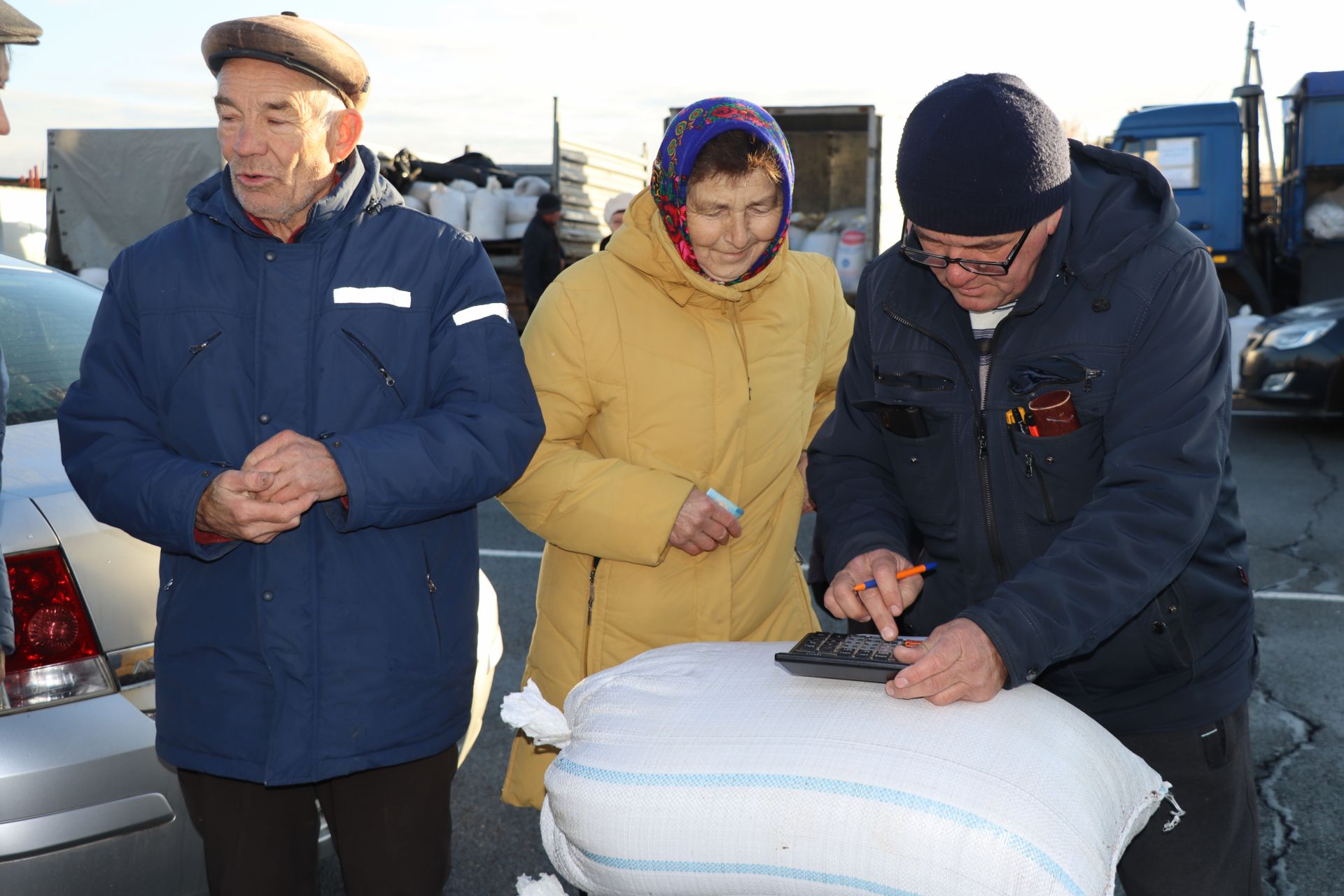 Авыл хуҗалыгы продукциясе ярминкәсе гөрләде [фоторепортаж]