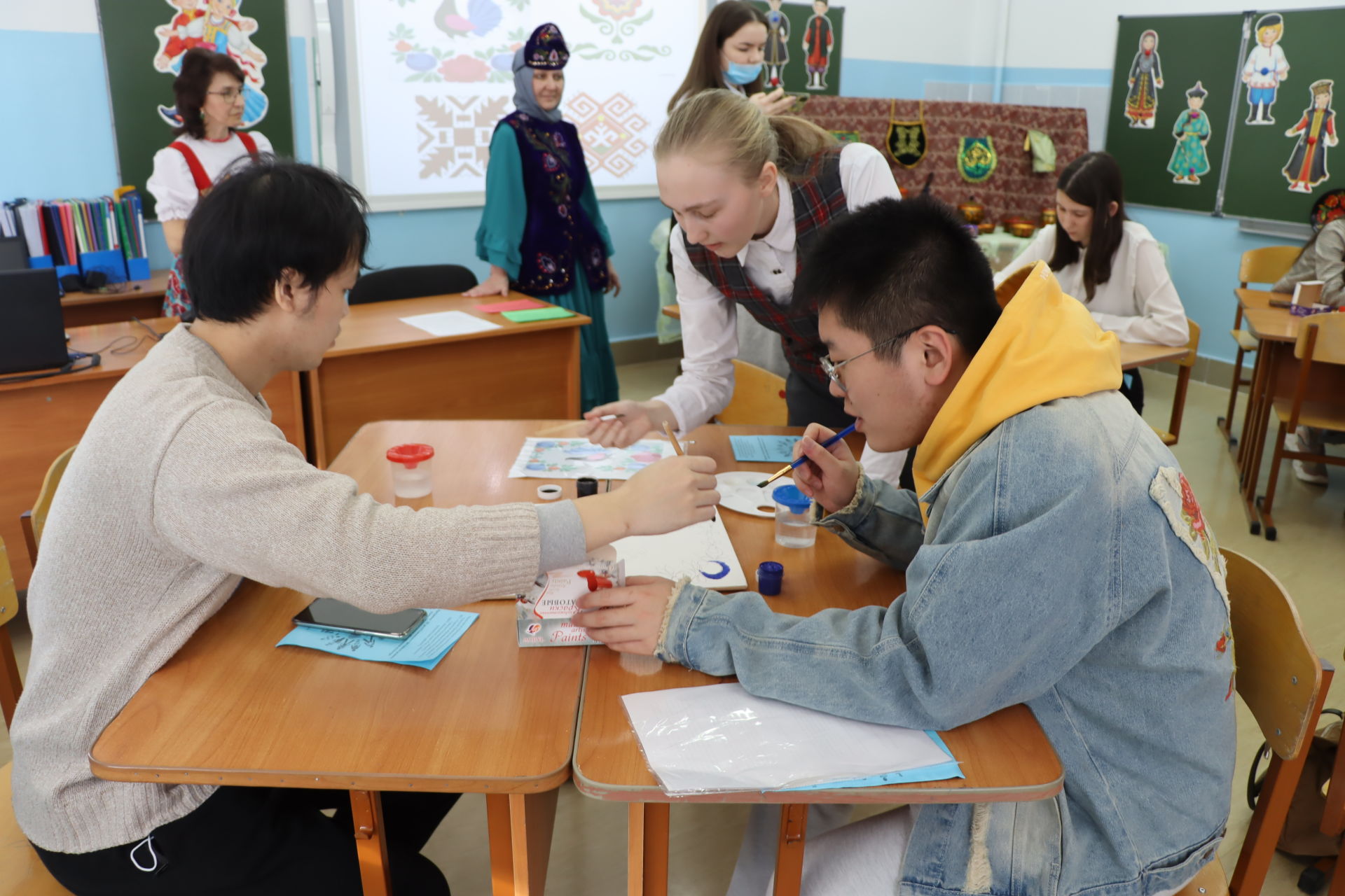 Бүген Шәмәрдәннең «Үсеш» лицеенда 3 нче республикакүләм туган телләр фестивале үтте