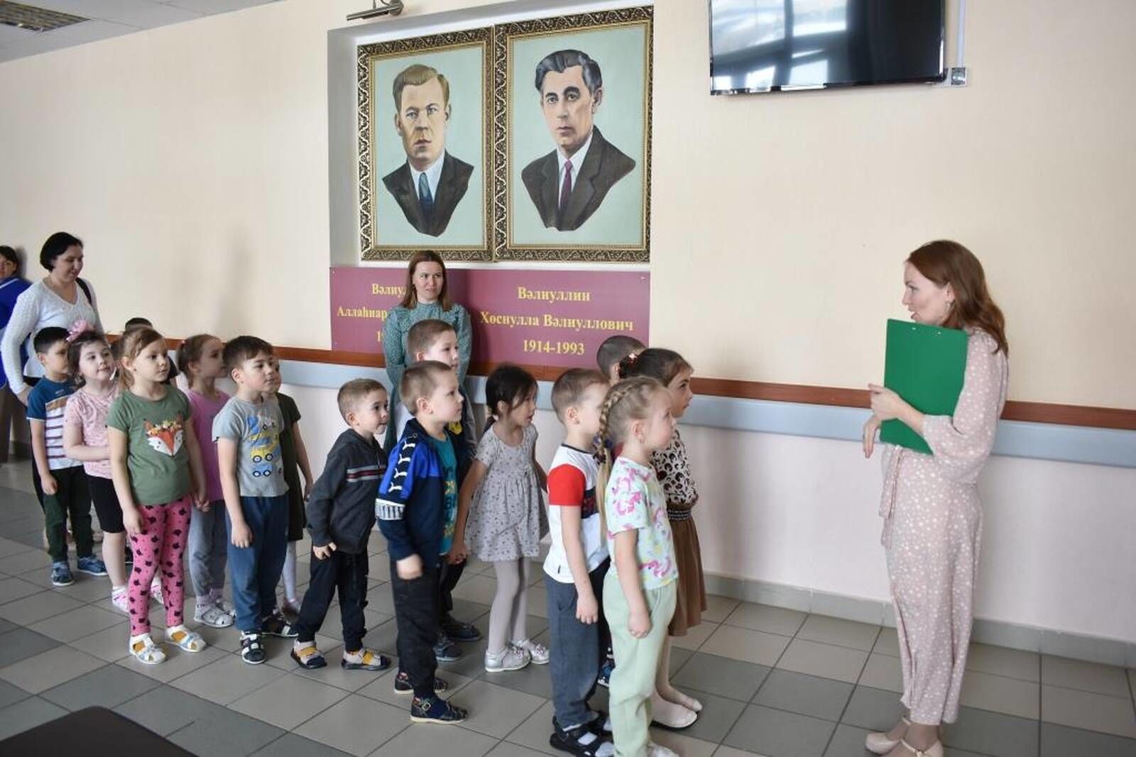 Сәнгать мәктәбендә балалар бакчасында тәрбияләнүчеләр өчен квест-уен узды